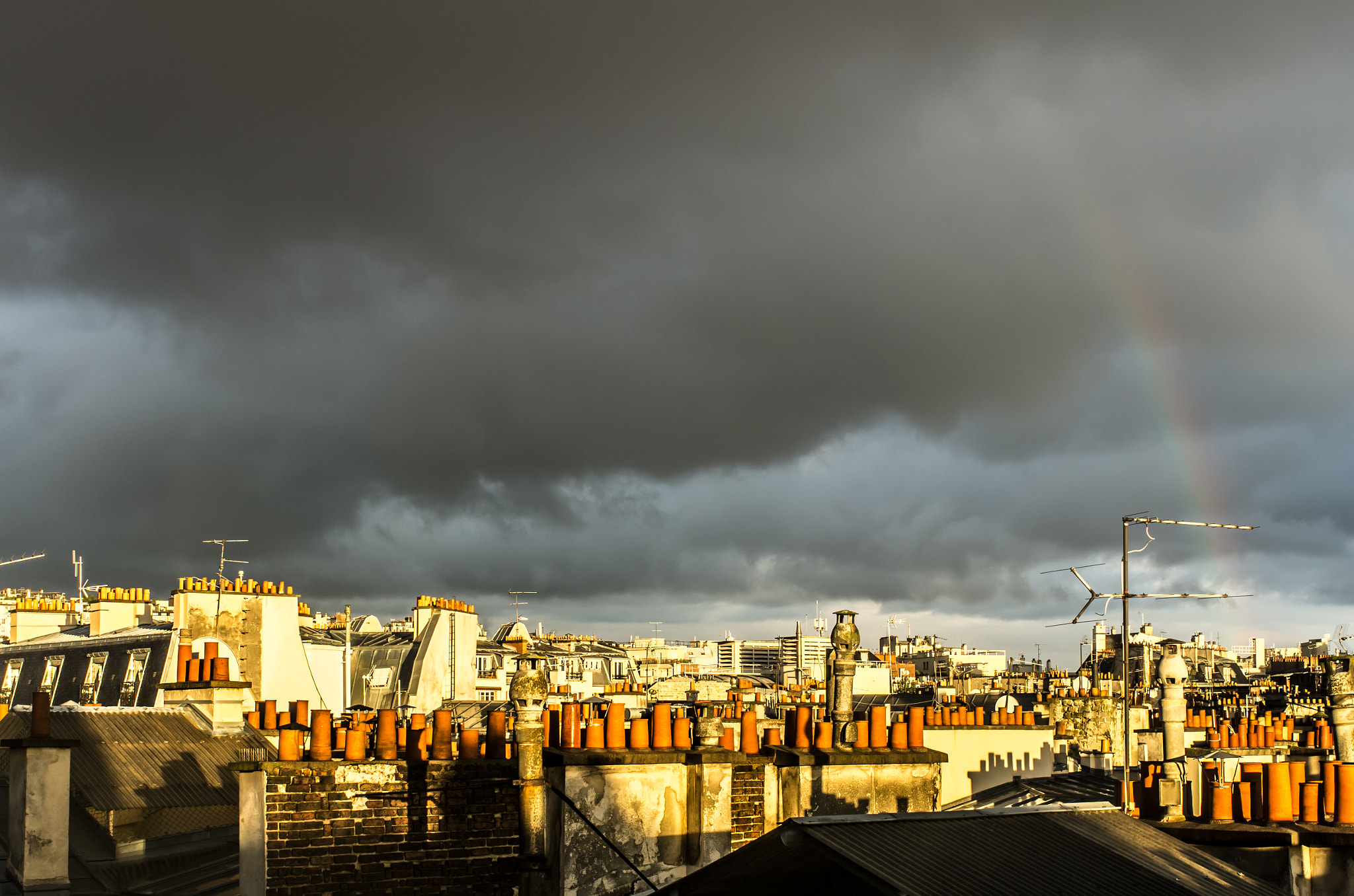 Pentax K-5 + Pentax smc DA 35mm F2.4 AL sample photo. Golden rooftops photography