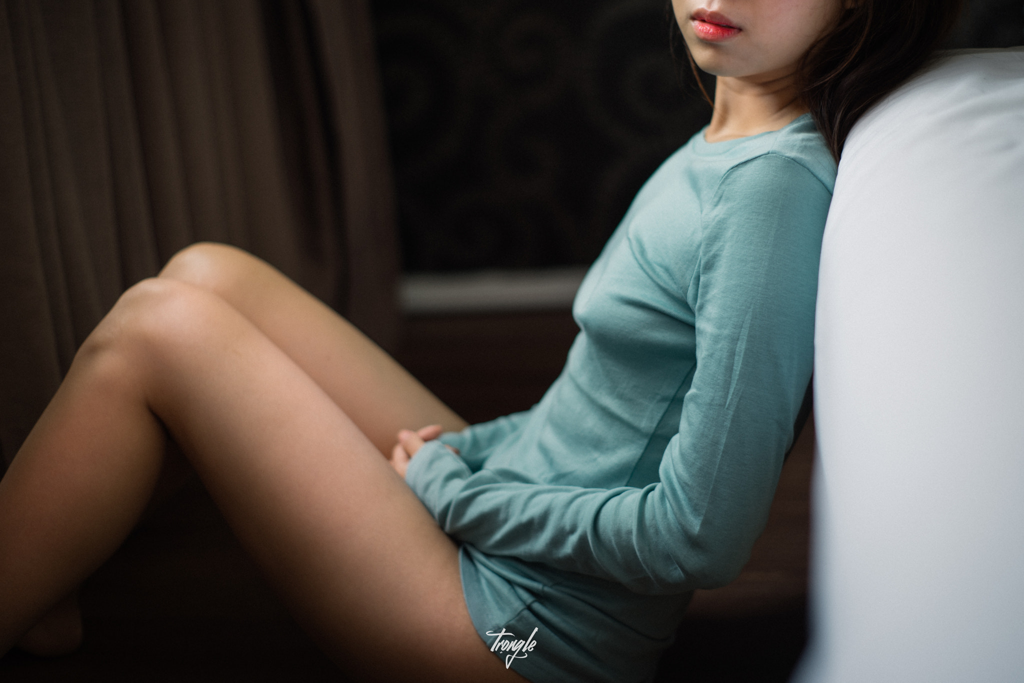 Sony a7 II + Minolta AF 50mm F1.7 sample photo. A girl with blue dream photography