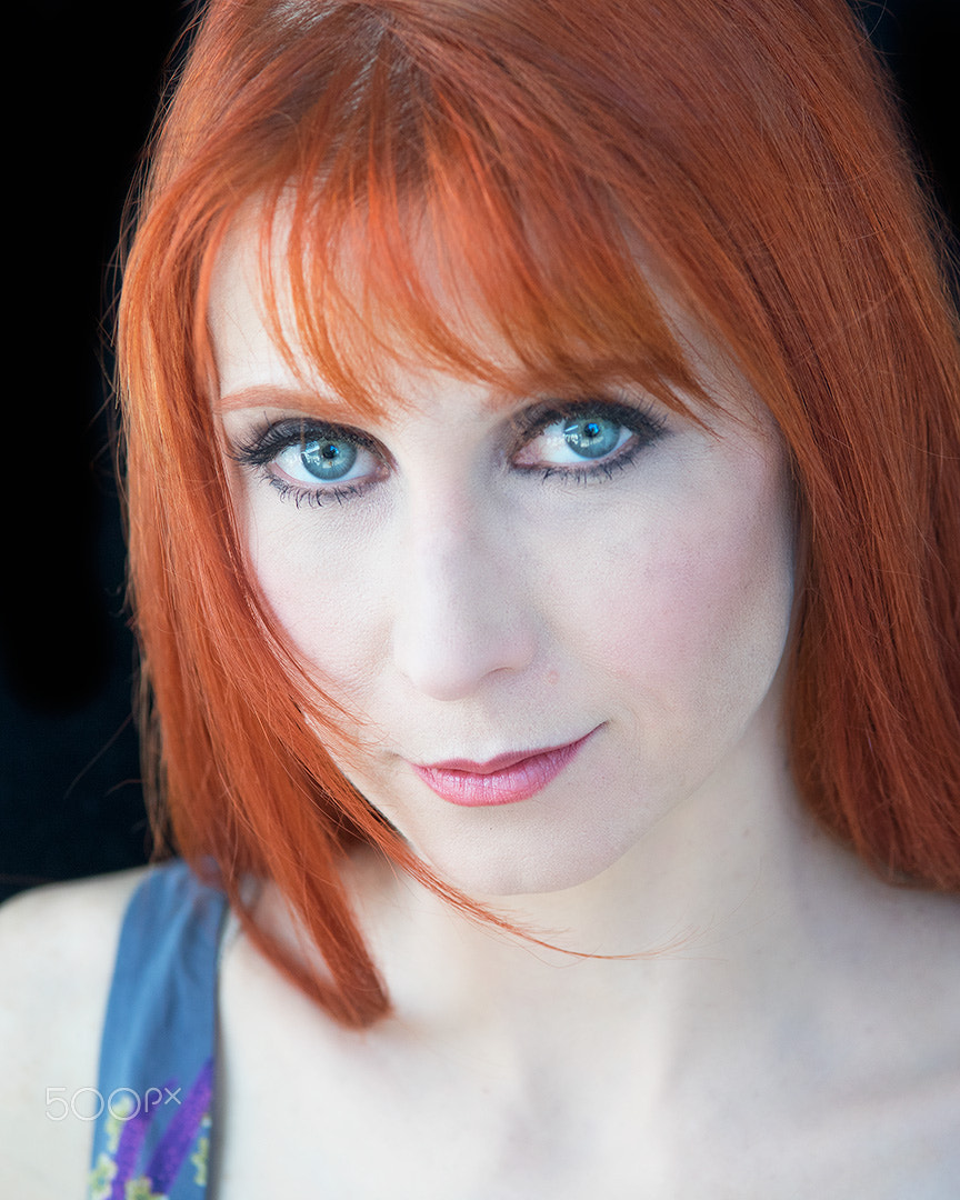 Minolta AF 70-210mm F4 Macro sample photo. Bonnie's headshot photography
