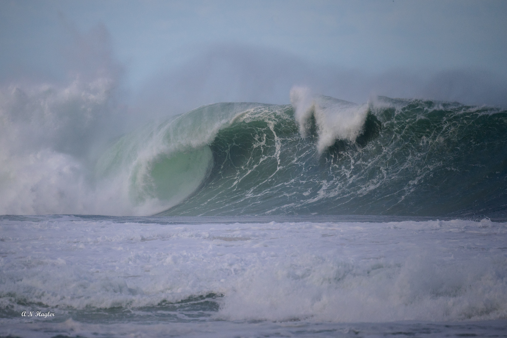 Sony a7 + Sony 500mm F8 Reflex sample photo. Storm surf curl photography