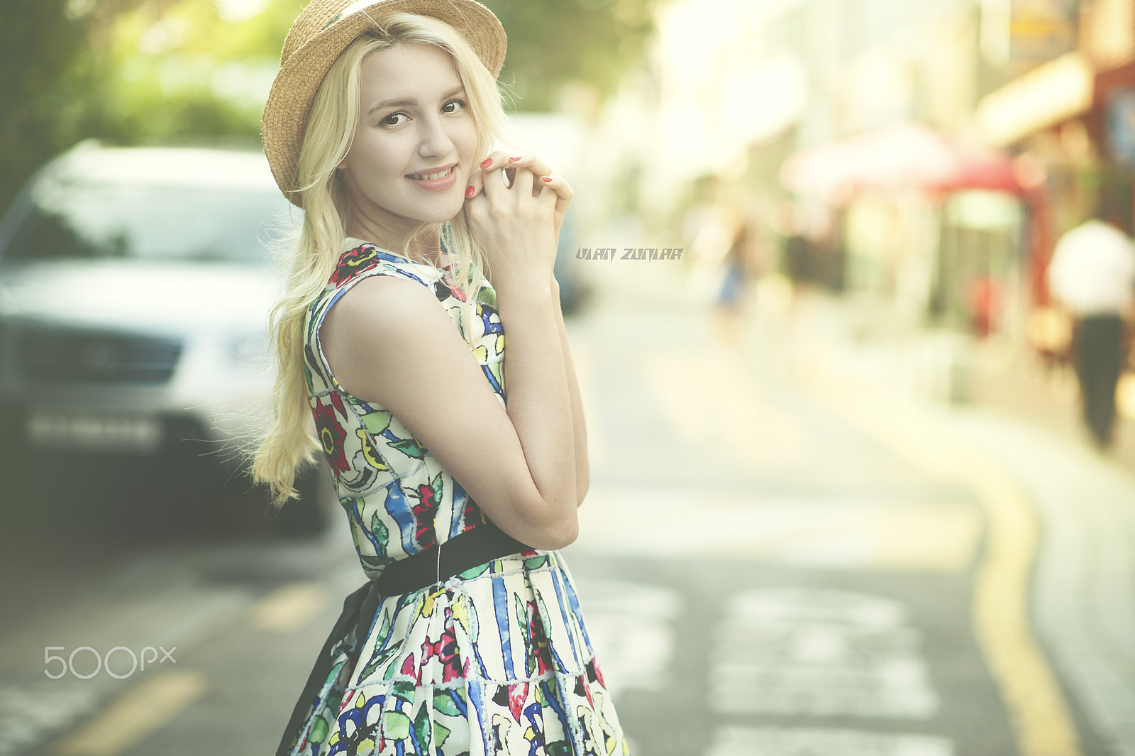 Nikon D3 + Nikon AF-S Nikkor 85mm F1.8G sample photo. S u n li g h t photography