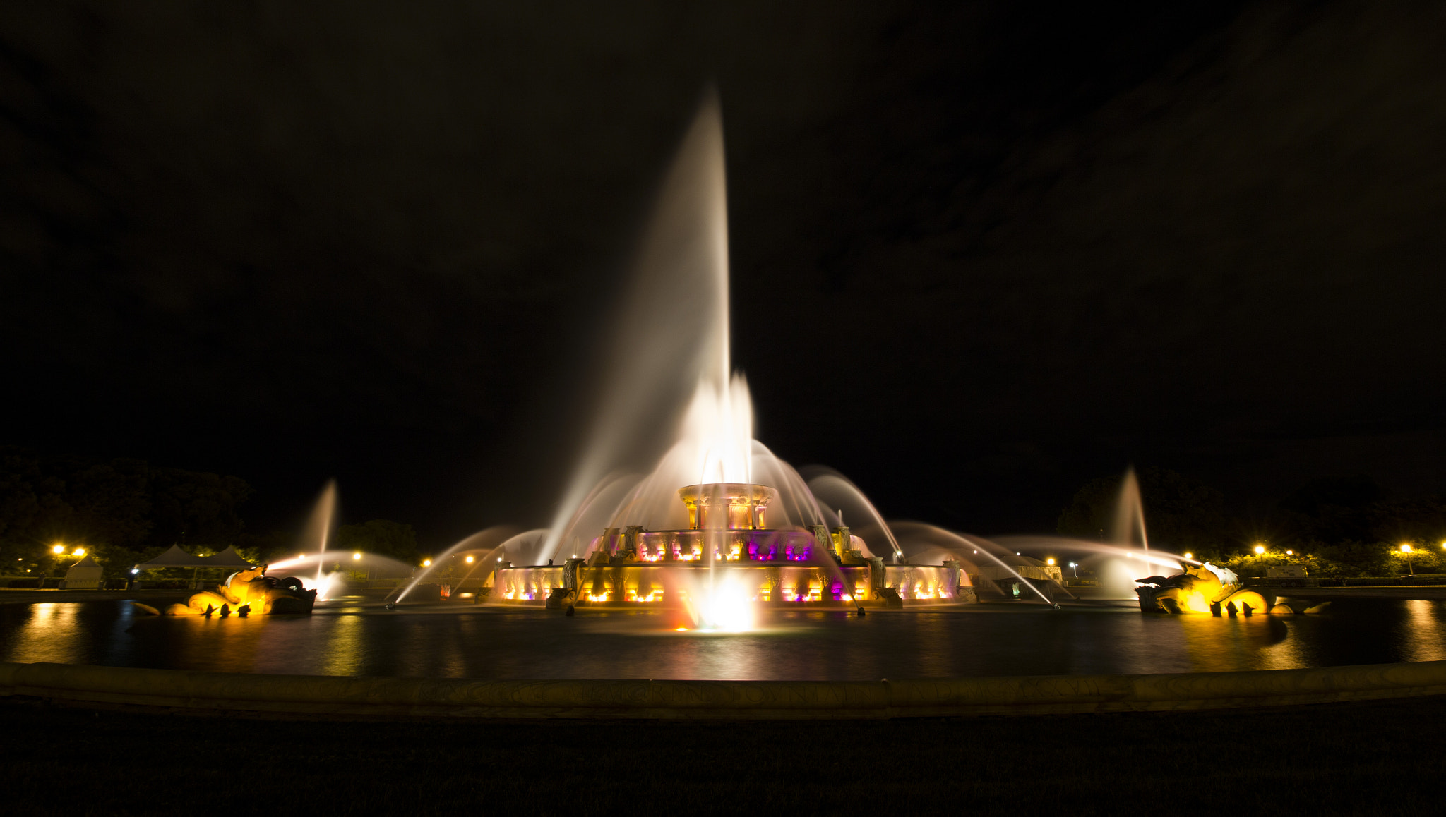 Canon EF-S 10-18mm F4.5–5.6 IS STM sample photo. The fountain photography