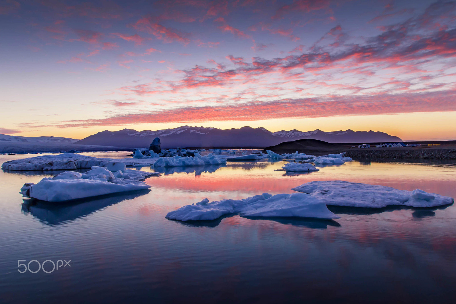 Canon EOS 1200D (EOS Rebel T5 / EOS Kiss X70 / EOS Hi) + Canon EF-S 10-18mm F4.5–5.6 IS STM sample photo. Jokulsalron, iceland, sunrise photography