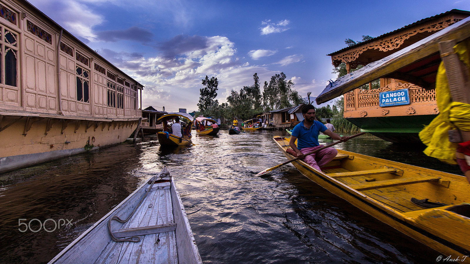 Canon EF-S 10-18mm F4.5–5.6 IS STM sample photo. That yellow boat photography