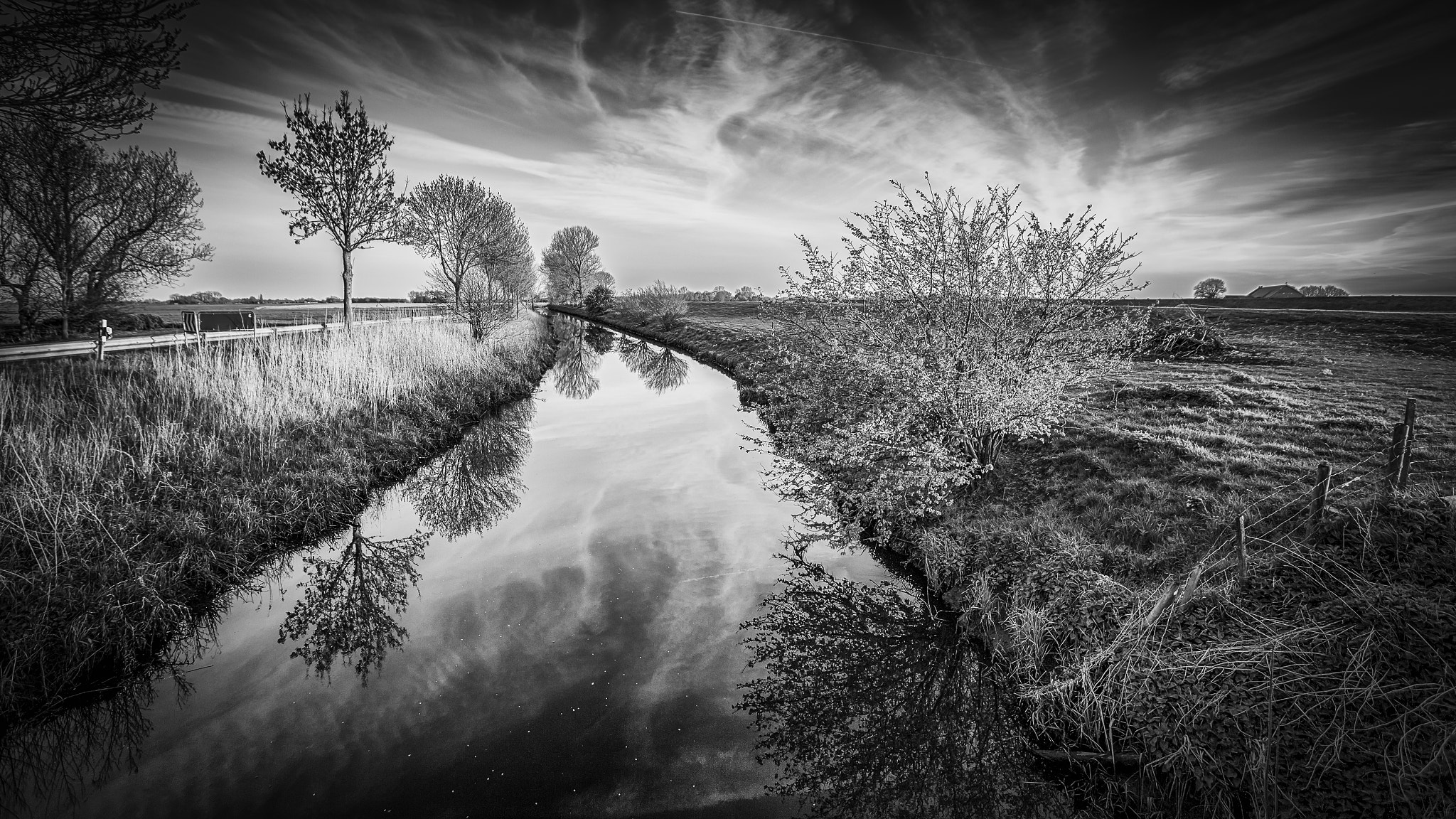 Sigma 15-30mm f/3.5-4.5 EX DG Aspherical sample photo. Flat land photography