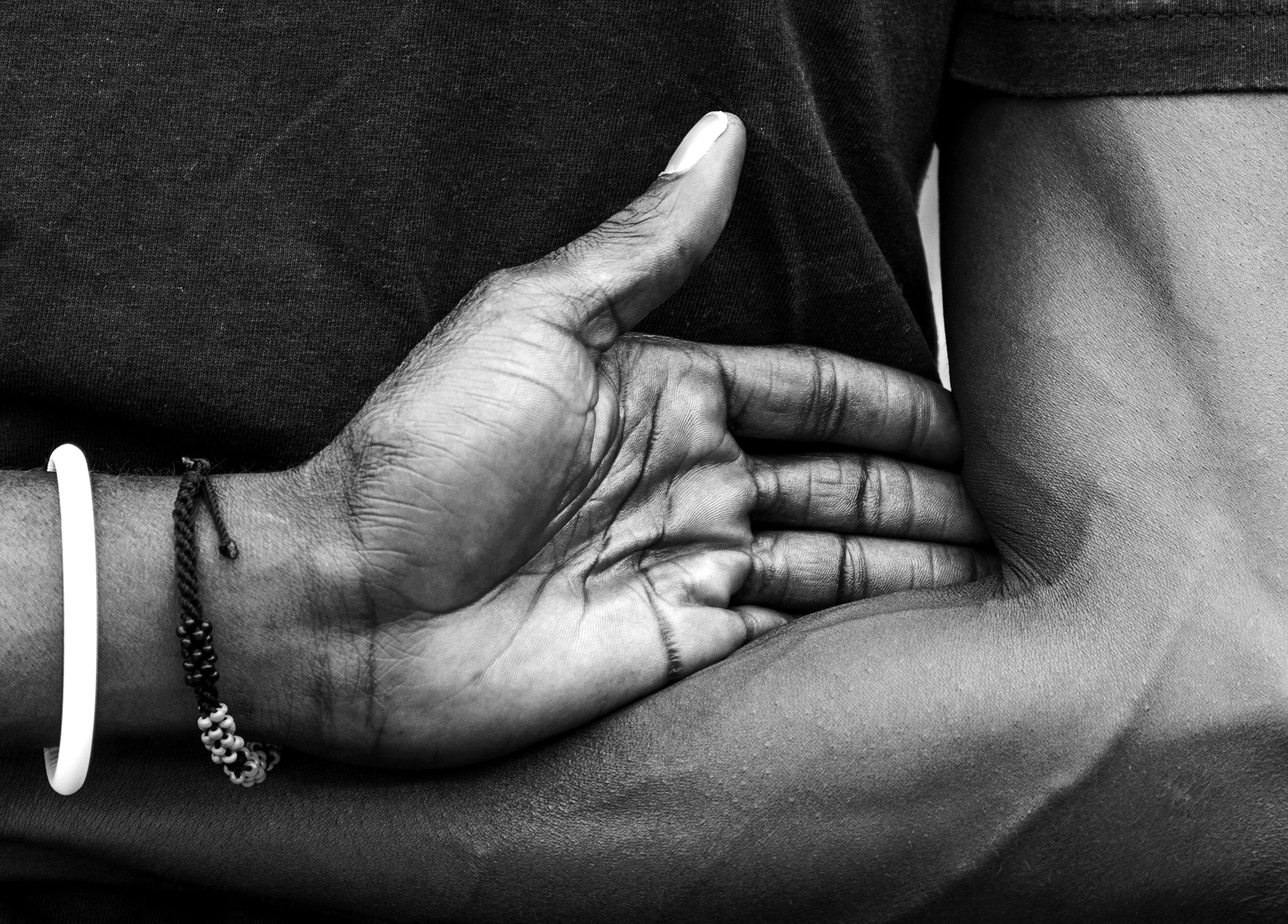 Canon EOS 40D sample photo. Hands behind the back photography