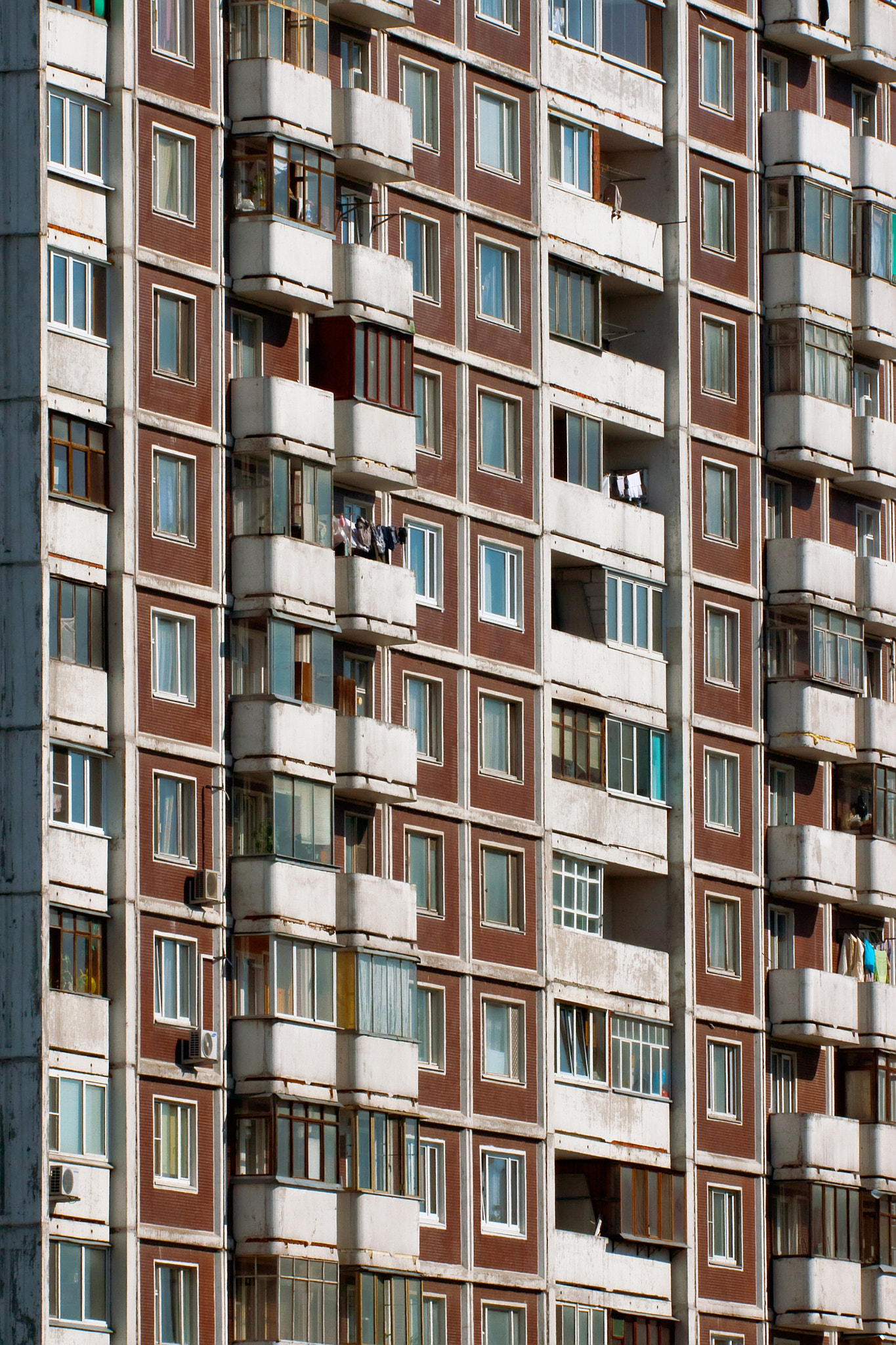 Sony Alpha DSLR-A700 + Minolta AF 300mm F2.8 HS-APO G sample photo. Modern apartment building photography