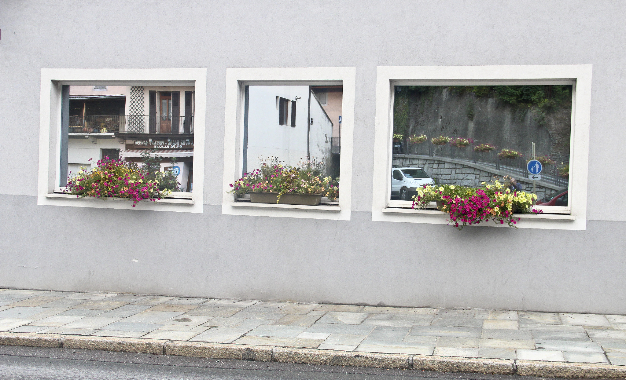 Canon EOS 600D (Rebel EOS T3i / EOS Kiss X5) sample photo. 3 mirrors photography