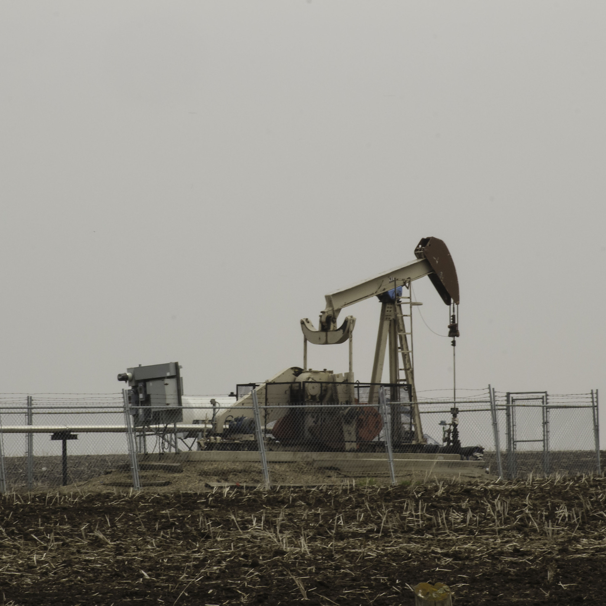 Canon EF 28-80mm f/3.5-5.6 sample photo. Oil pump photography