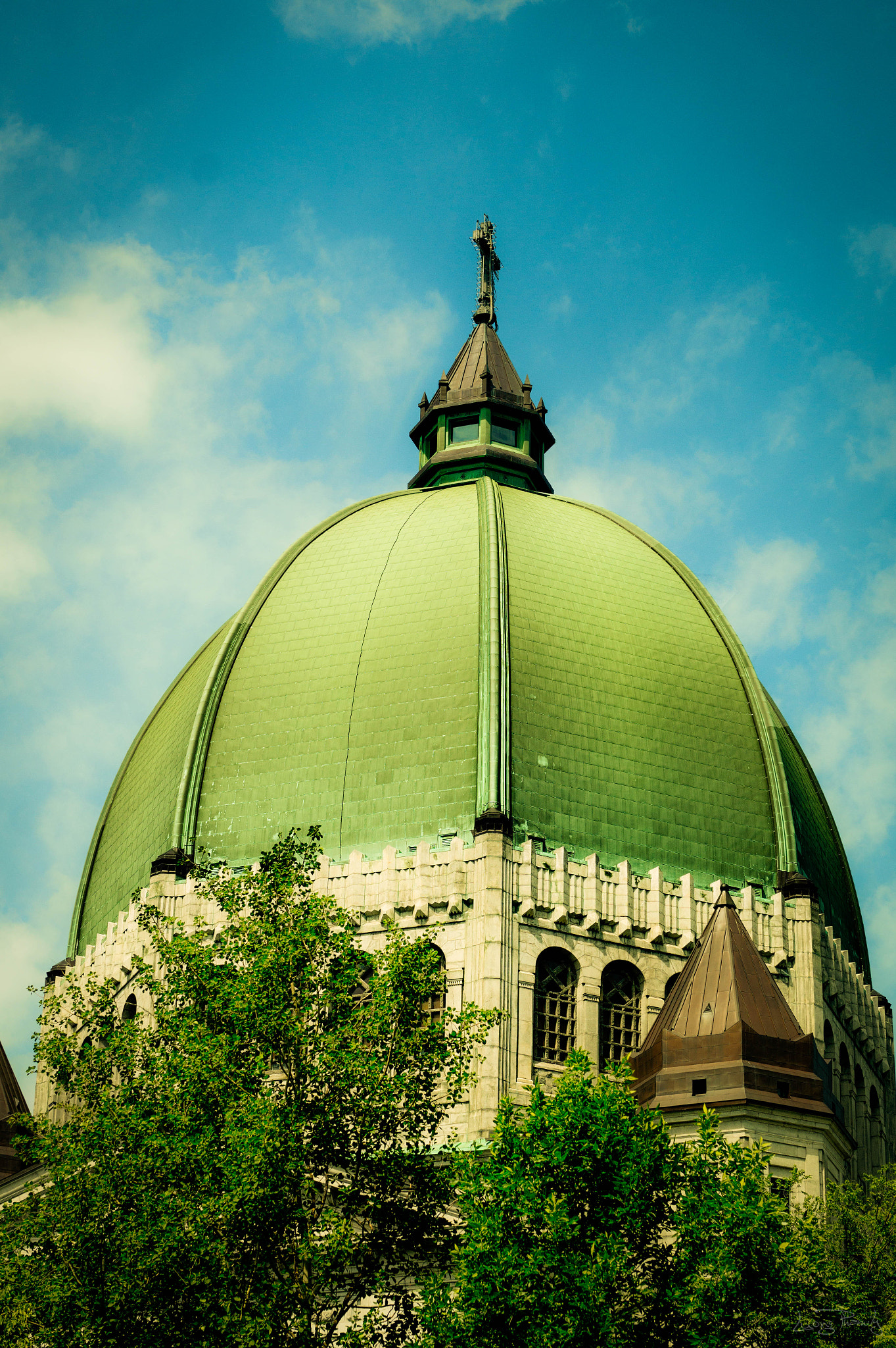 Sony Planar T* 50mm F1.4 ZA SSM sample photo. Dome of st joseph's oratory photography
