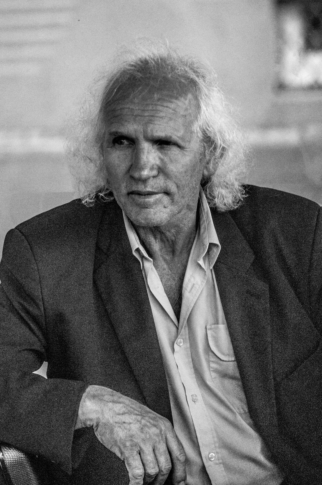 Sigma 150mm F2.8 EX DG Macro HSM sample photo. Unknown man in munich photography