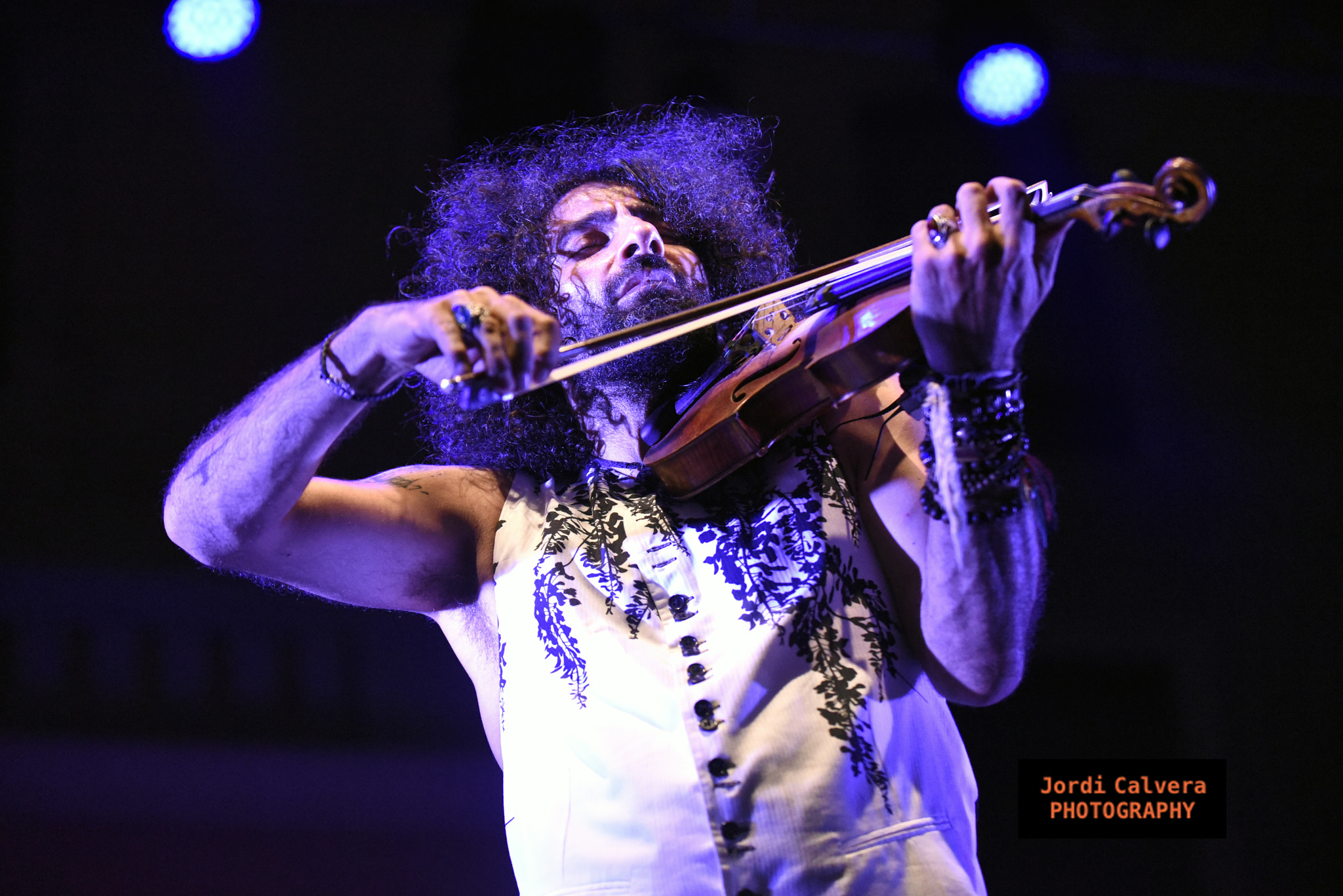 Nikon D750 + Nikon AF Micro-Nikkor 200mm F4D ED-IF sample photo. Ara malikian at pedralbes festival (30-6-2016) photography