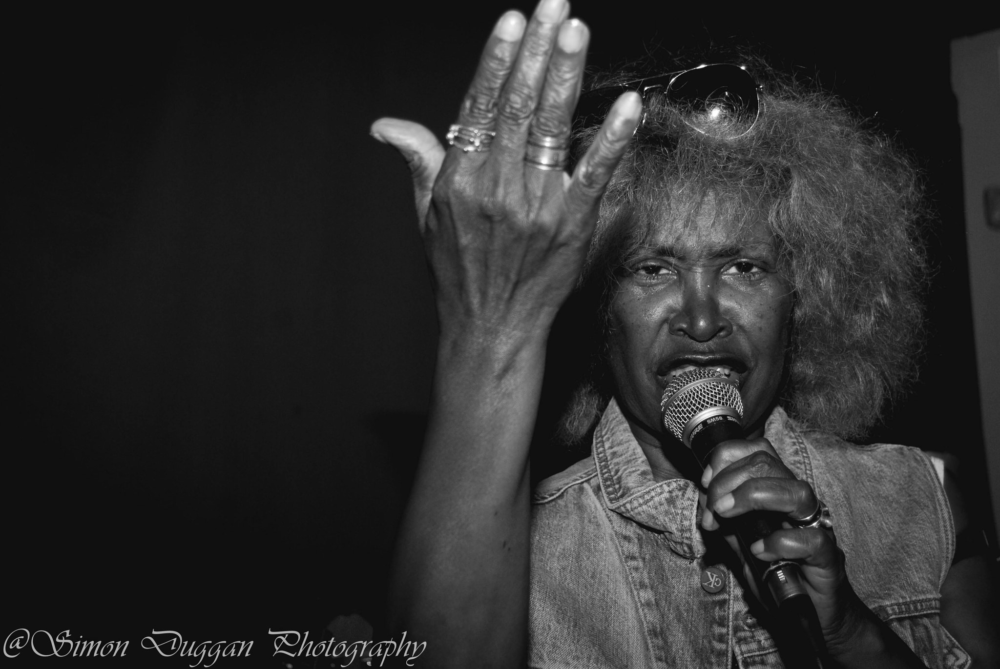 Nikon D200 sample photo. Singing your heart out photography