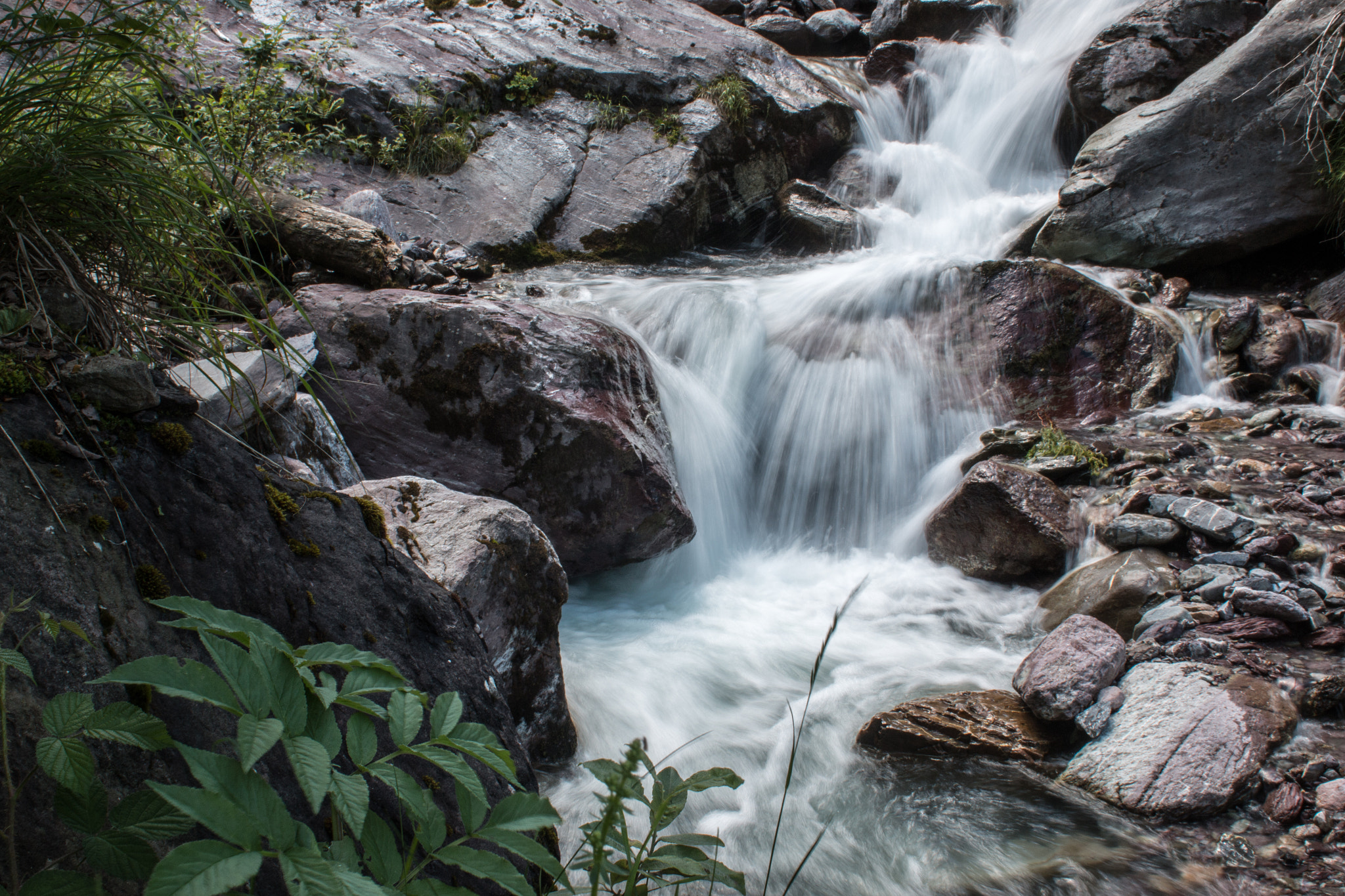 Canon EOS 70D + Canon EF 28mm F1.8 USM sample photo. By the stream iv photography
