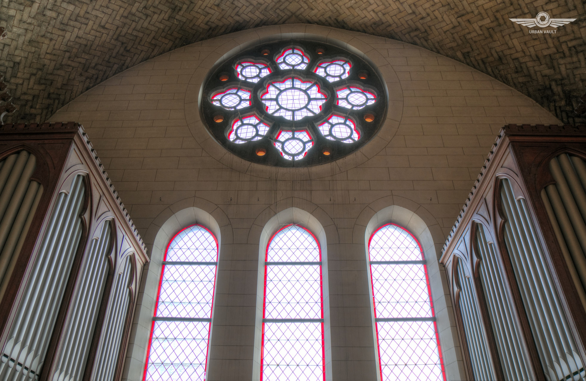Canon EF-S 17-55mm F2.8 IS USM sample photo. Mont g stained glass photography