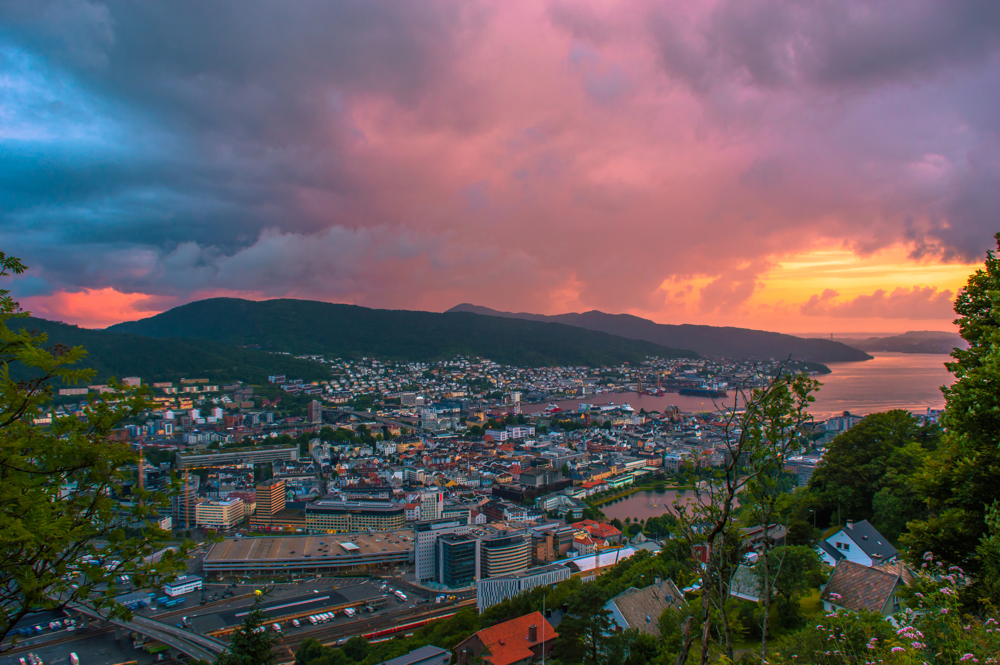 Sigma 18-50mm F2.8-4.5 DC OS HSM sample photo. Eyes of sky photography