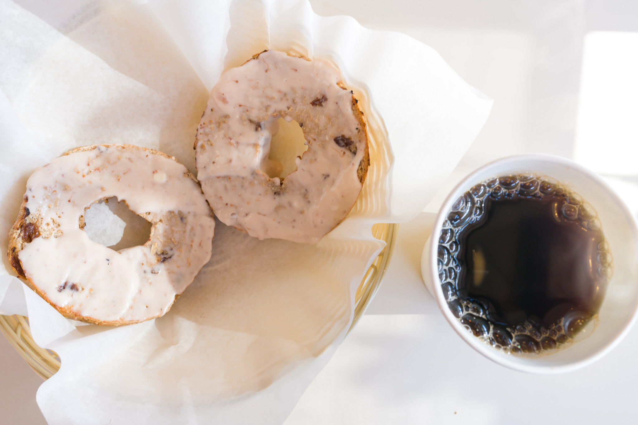 ZEISS Otus 28mm F1.4 sample photo. Bagel and coffee photography