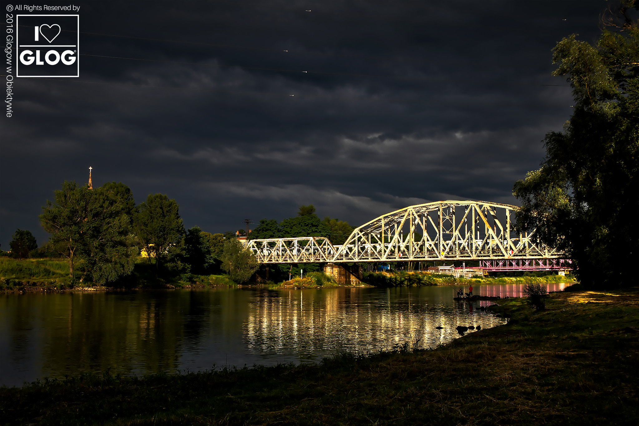 Canon EOS 5D Mark II + Canon EF 24-85mm F3.5-4.5 USM sample photo. Clouds on the front - the sun at the back photography