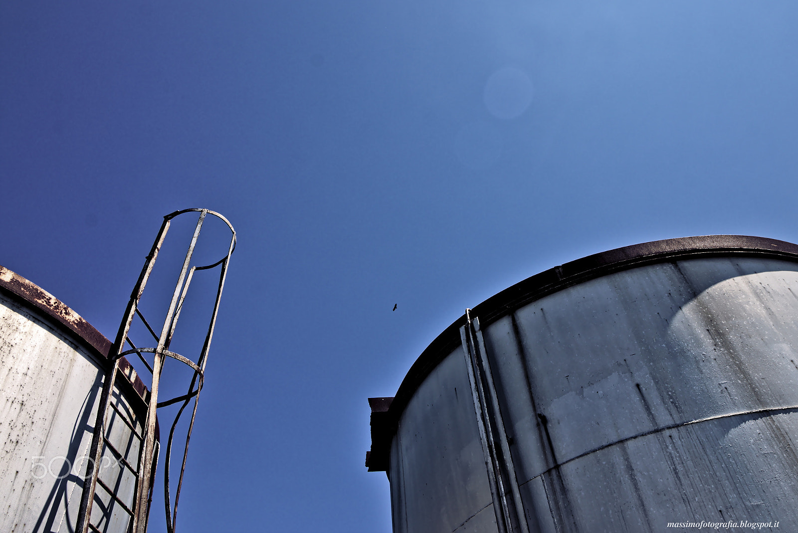 Canon EF-S 10-18mm F4.5–5.6 IS STM sample photo. Blue radioactive photography