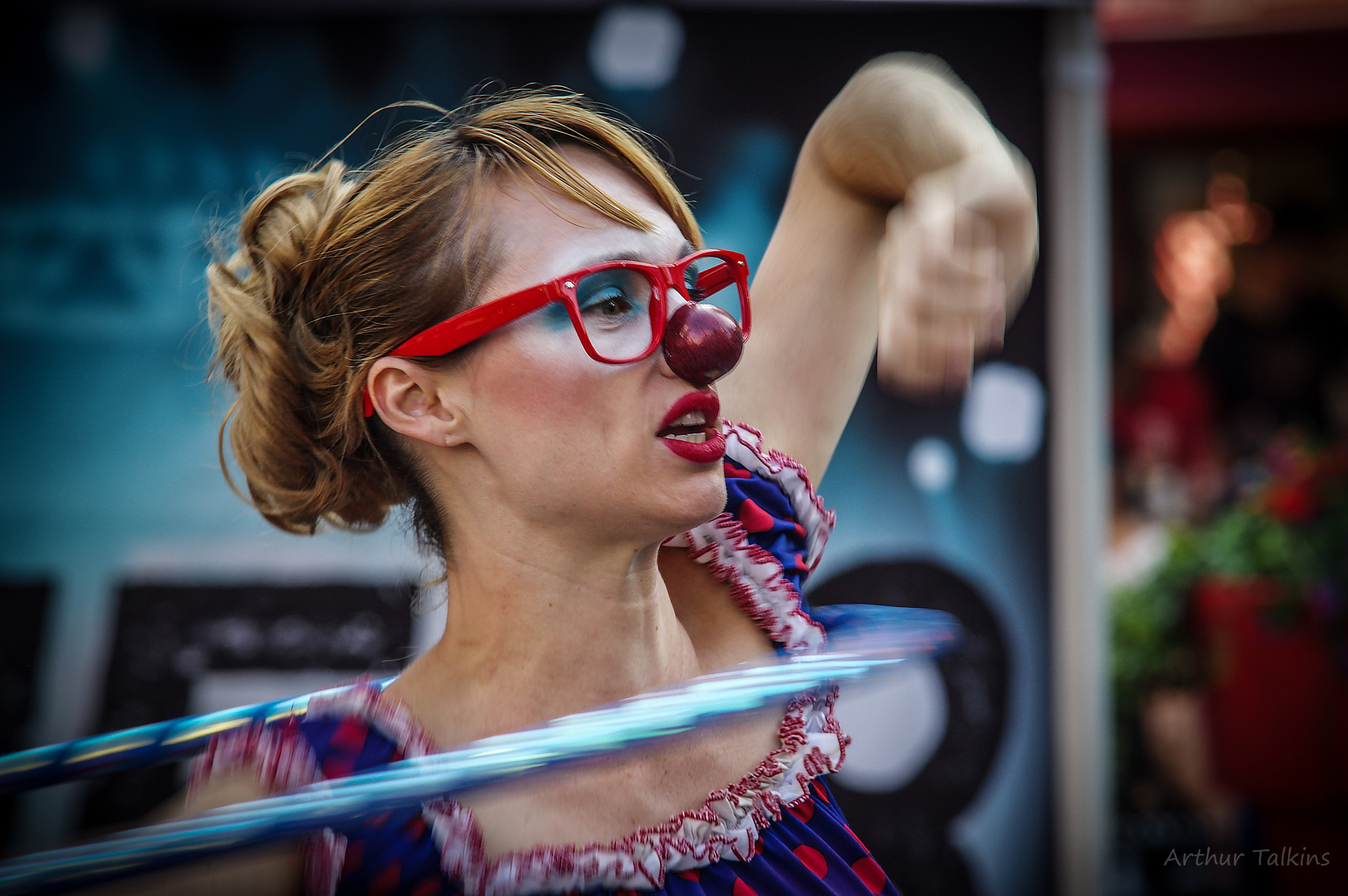 Sigma 70-200mm F2.8 EX DG Macro HSM II sample photo. Hula hooping and twerling, synergy on the street. photography
