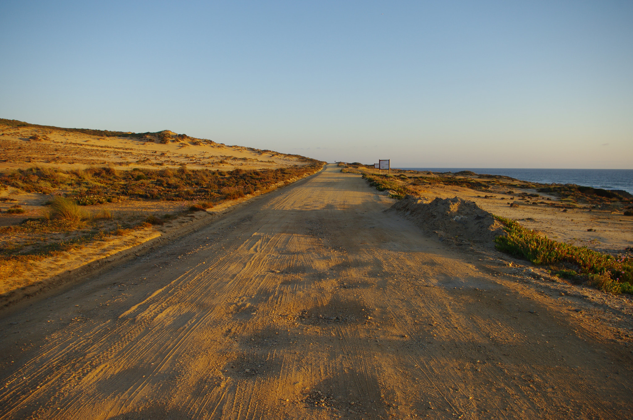 Pentax K20D sample photo. Praia de almograve photography
