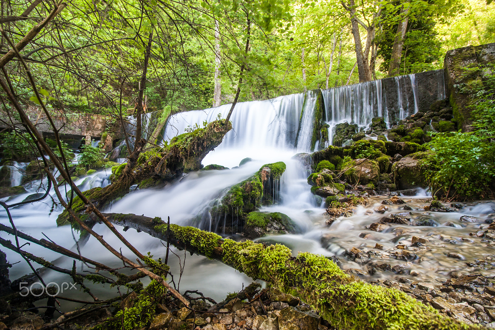 Canon EOS 40D + Canon EF-S 10-18mm F4.5–5.6 IS STM sample photo. River vrelo cascade photography