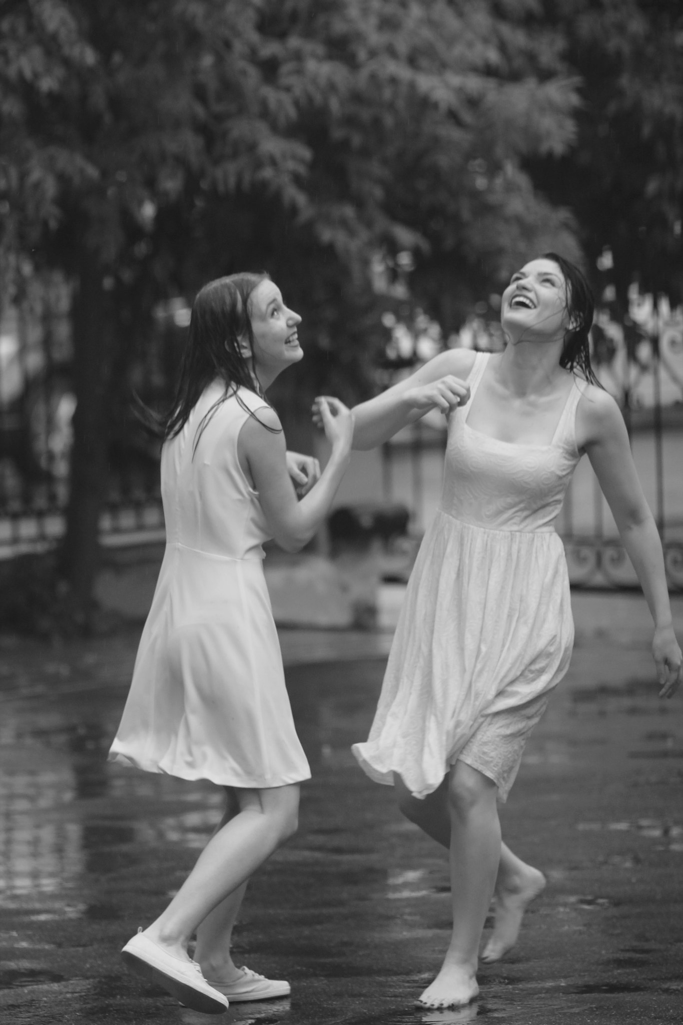 Canon EF 135mm F2L USM sample photo. Playing in the rain photography