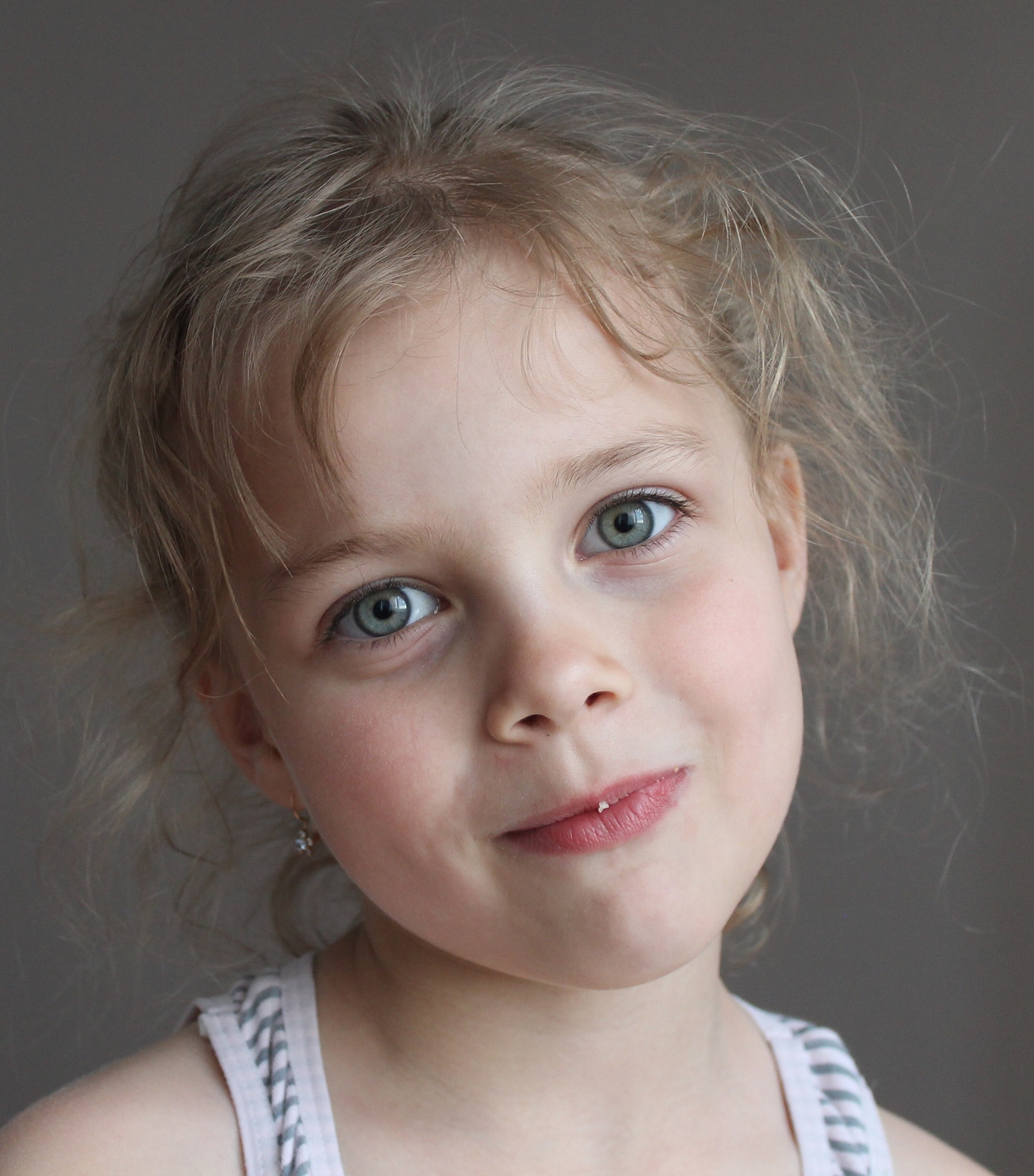 Canon EF-S 18-55mm F3.5-5.6 III sample photo. Child photography