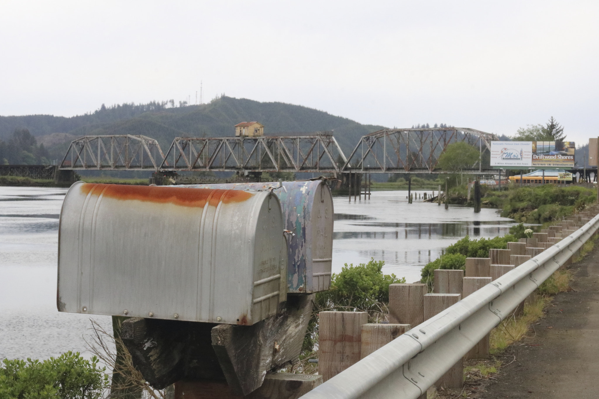 Canon EOS 760D (EOS Rebel T6s / EOS 8000D) sample photo. River mail photography