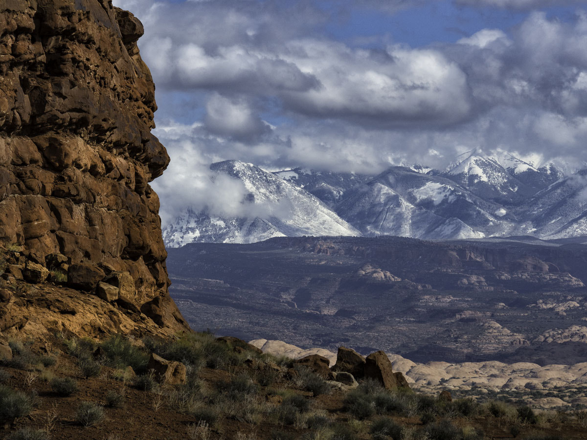 Olympus OM-D E-M5 II sample photo. The la sal mtns. photography