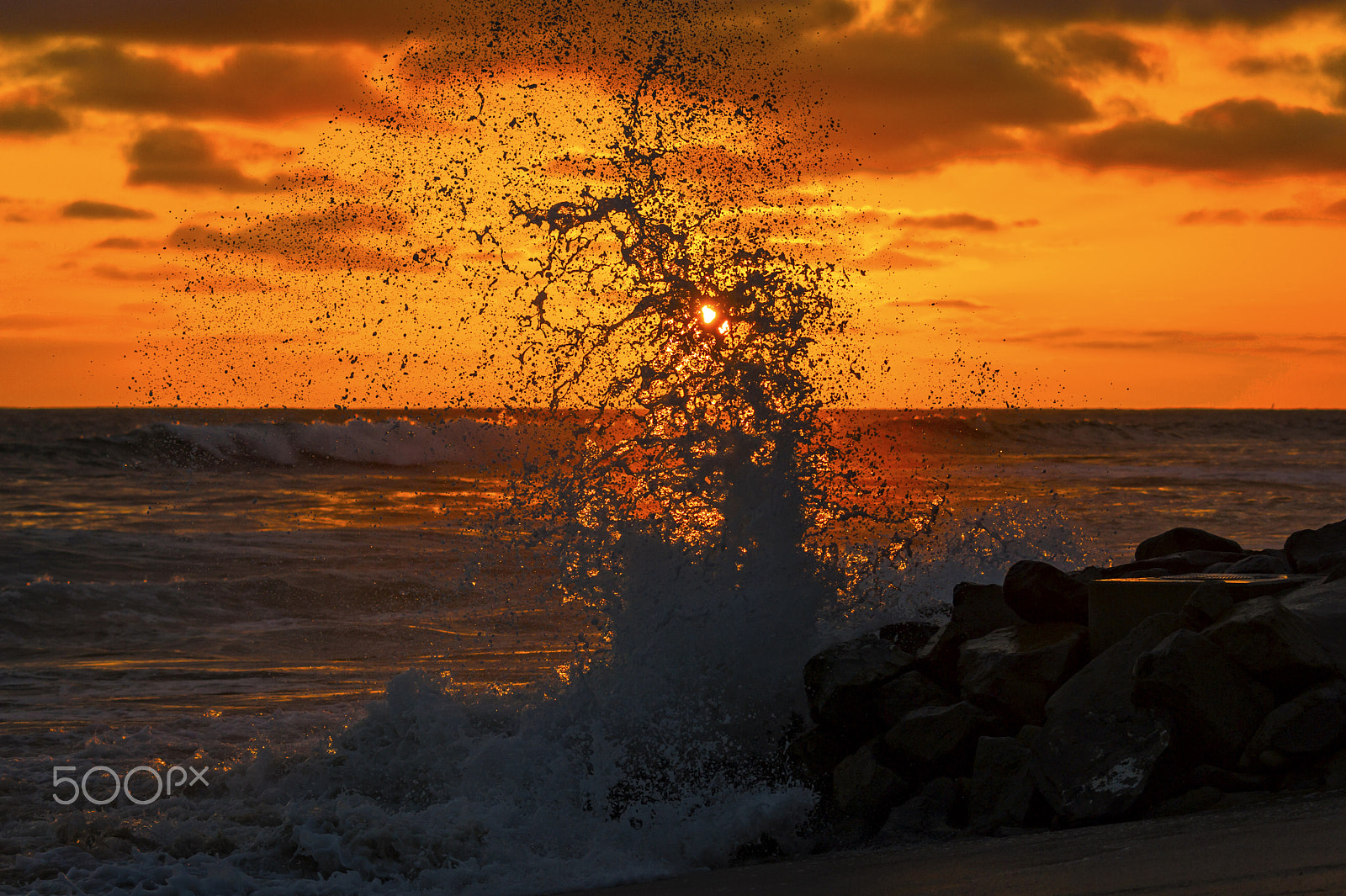 Nikon D3S + Nikon AF-S Nikkor 80-400mm F4.5-5.6G ED VR sample photo. Waves crash at sunset in oceanside - july 1, 2016 photography