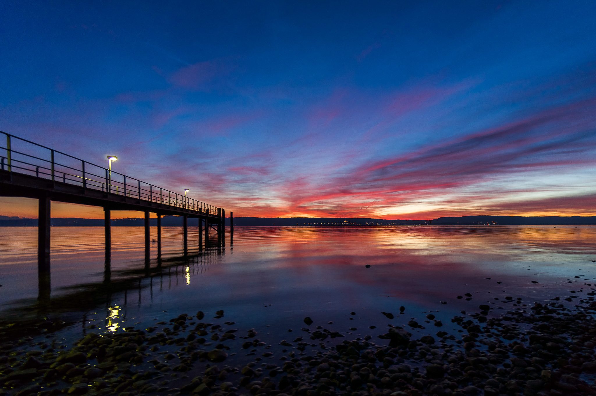 Sony Alpha NEX-6 + Sony E 10-18mm F4 OSS sample photo. Twilight hour at the pier photography