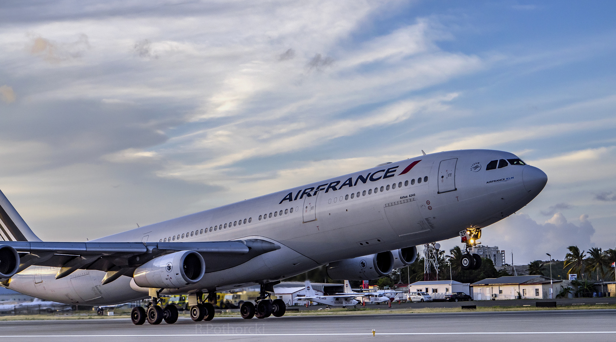 Panasonic Leica DG Nocticron 42.5mm F1.2 ASPH OIS sample photo. Airbus a340 photography