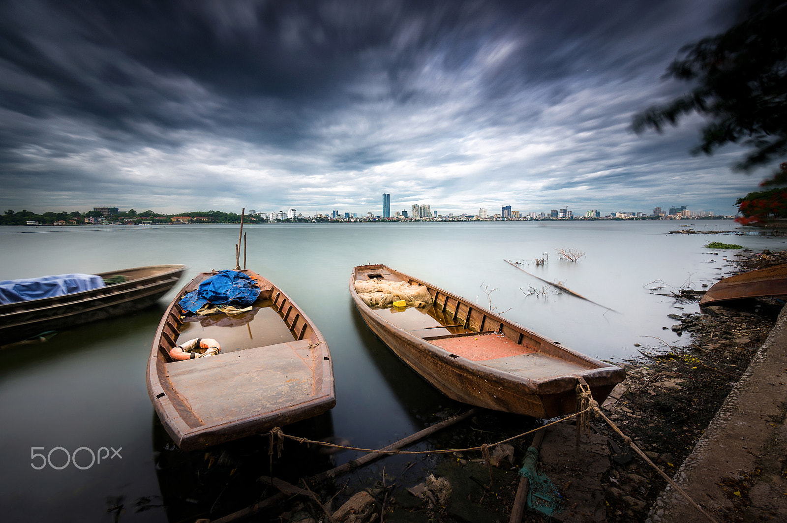 Sony Alpha NEX-6 + Sony E 10-18mm F4 OSS sample photo. Cloudy day photography