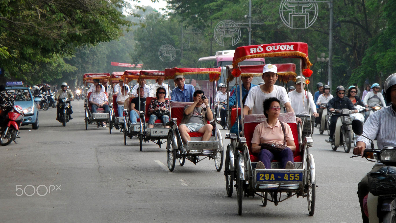 Sony DSC-TX1 sample photo. Tricycle hanoi photography