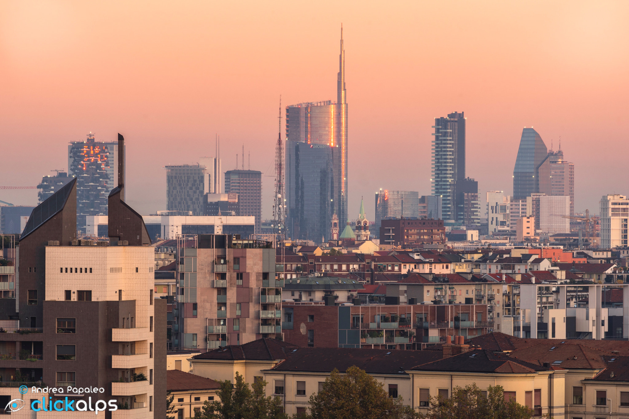 70-300mm F3.8-5.4 OSS sample photo. The skyline of milan photography