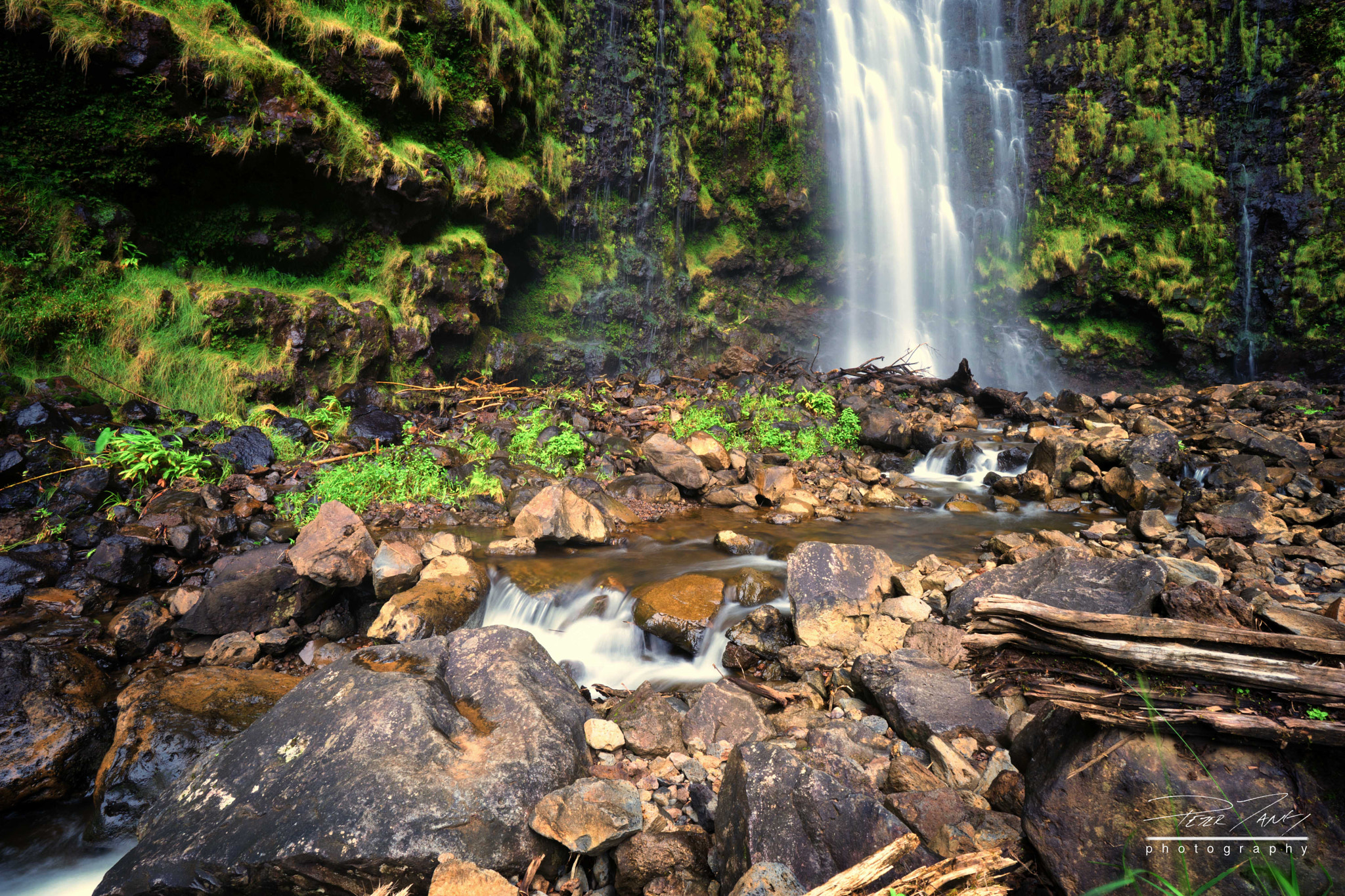 Sony a7 II + ZEISS Batis 18mm F2.8 sample photo. Stream of waimoku falls photography