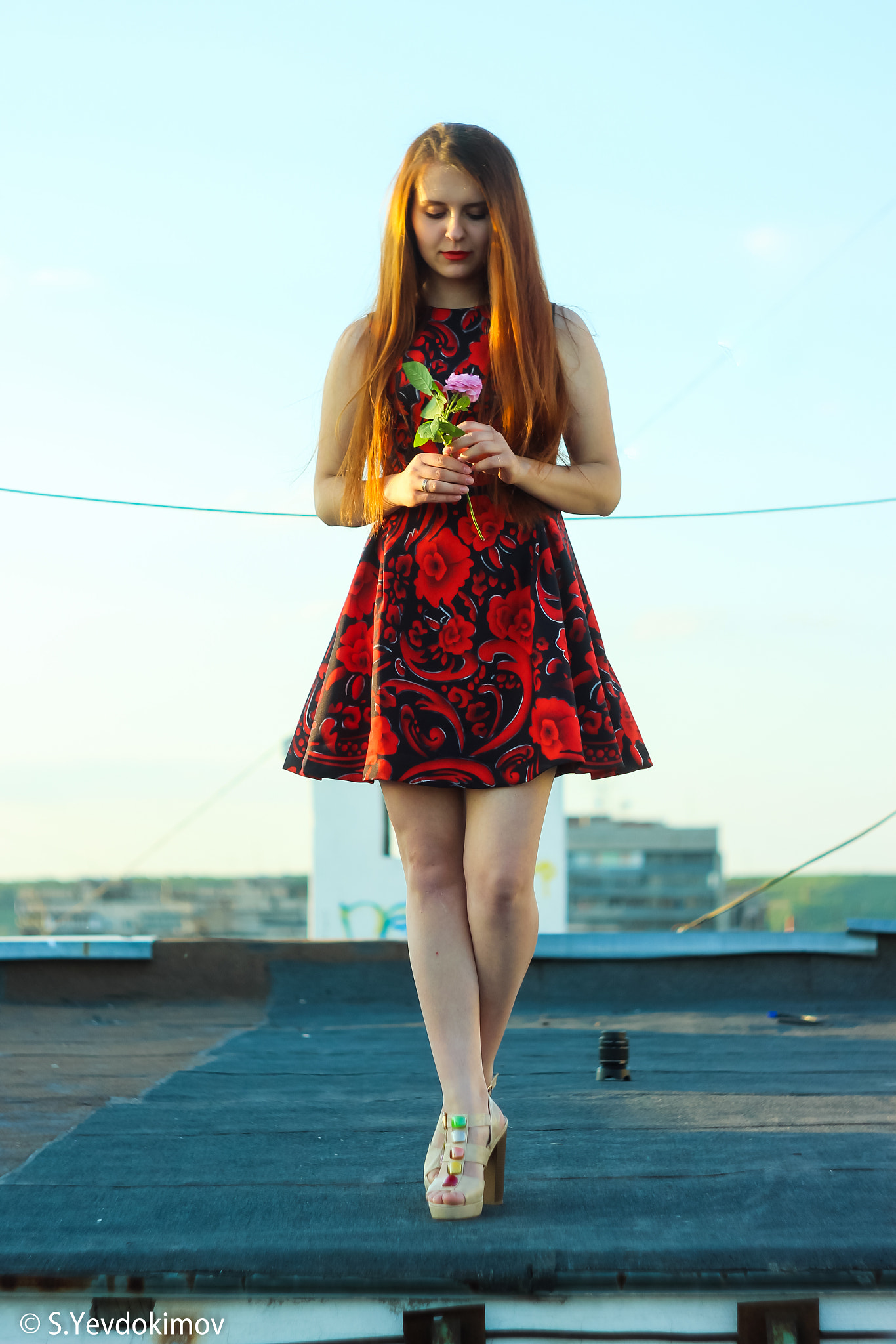 Canon EF 35-80mm f/4-5.6 sample photo. фотосессия на крыше photography