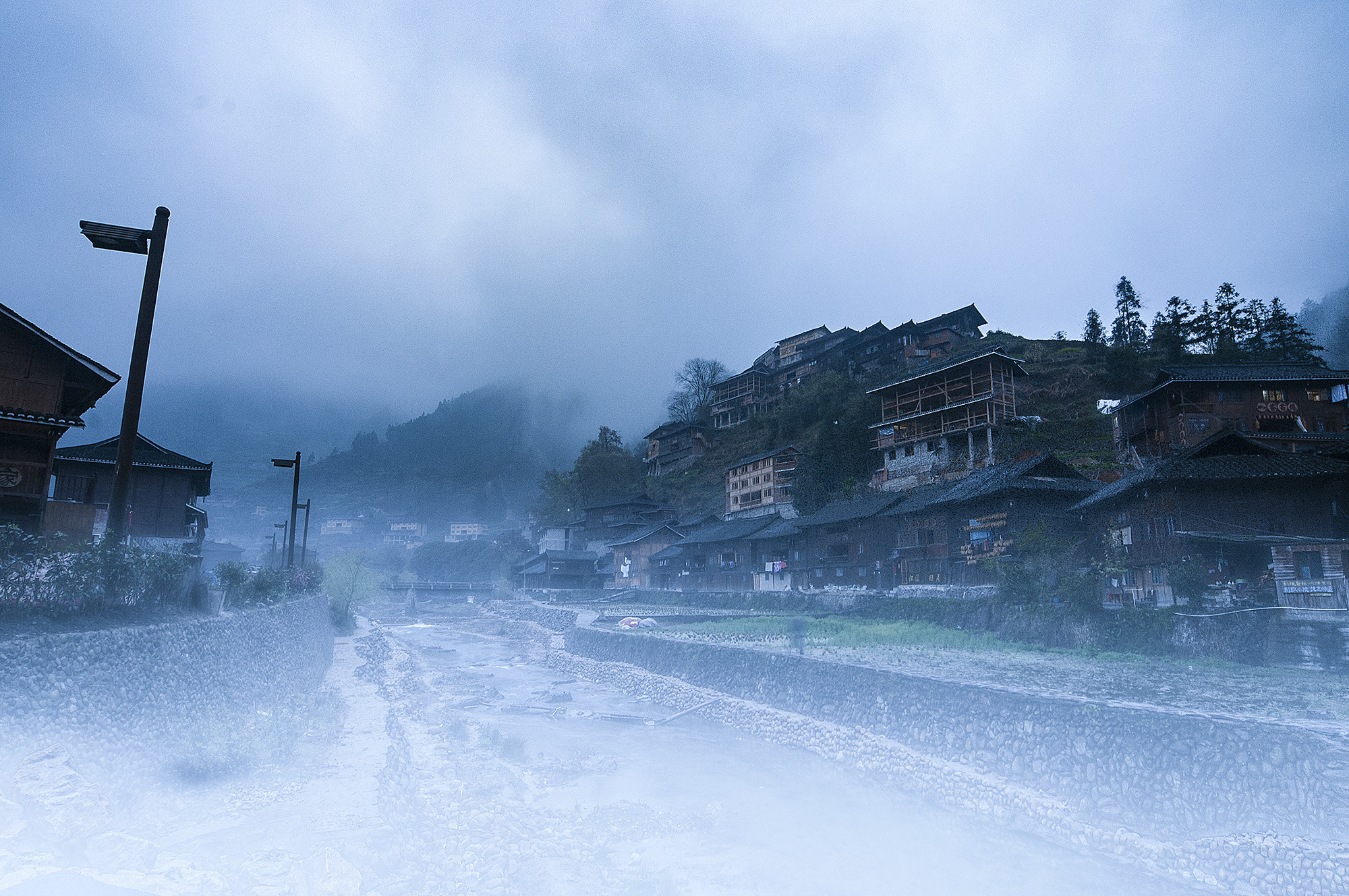Sigma 12-24mm F4.5-5.6 EX DG Aspherical HSM sample photo. 西江千户苗寨 photography