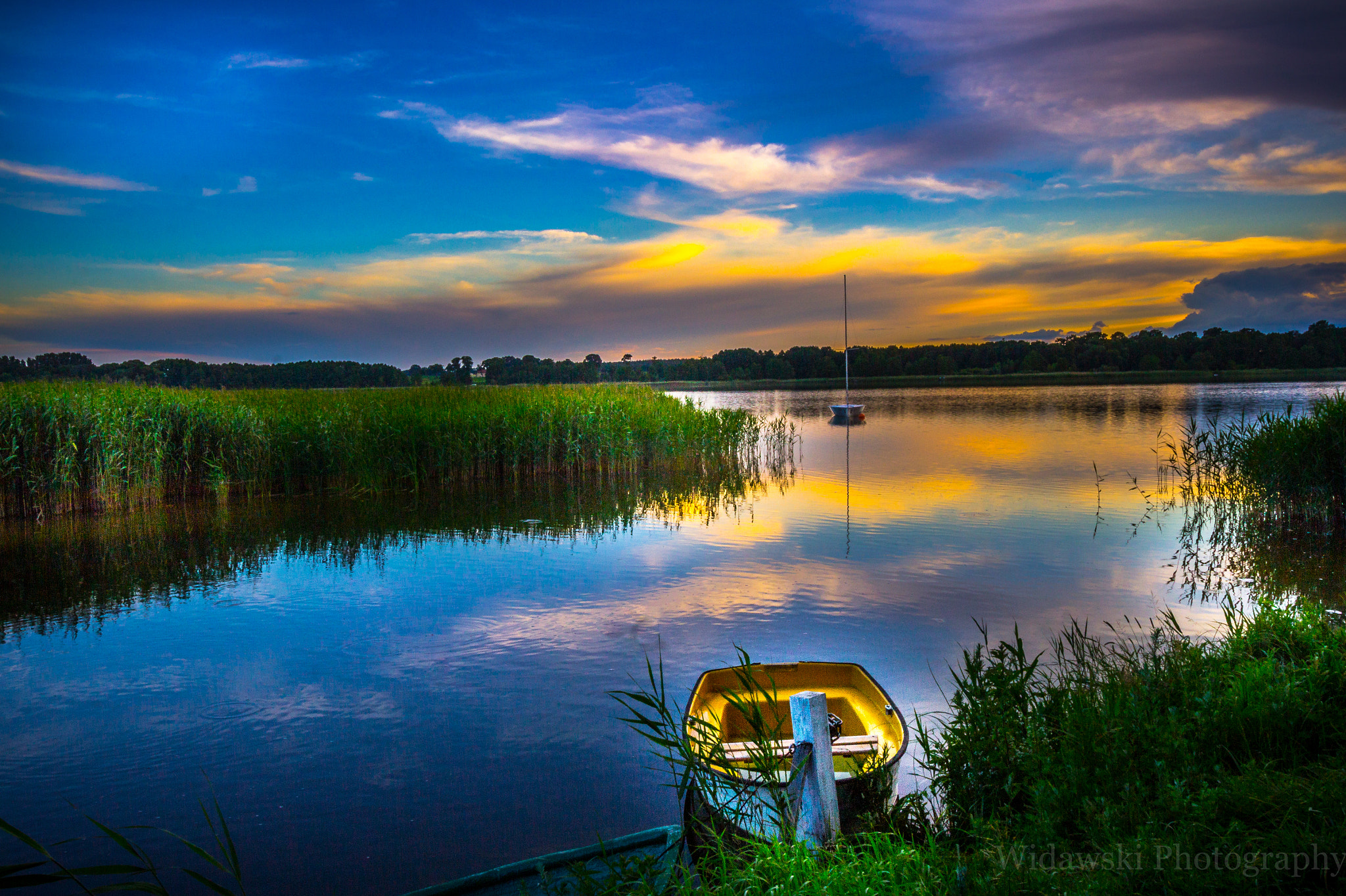 Canon EF-S 10-18mm F4.5–5.6 IS STM sample photo. Natural bay during sunset photography