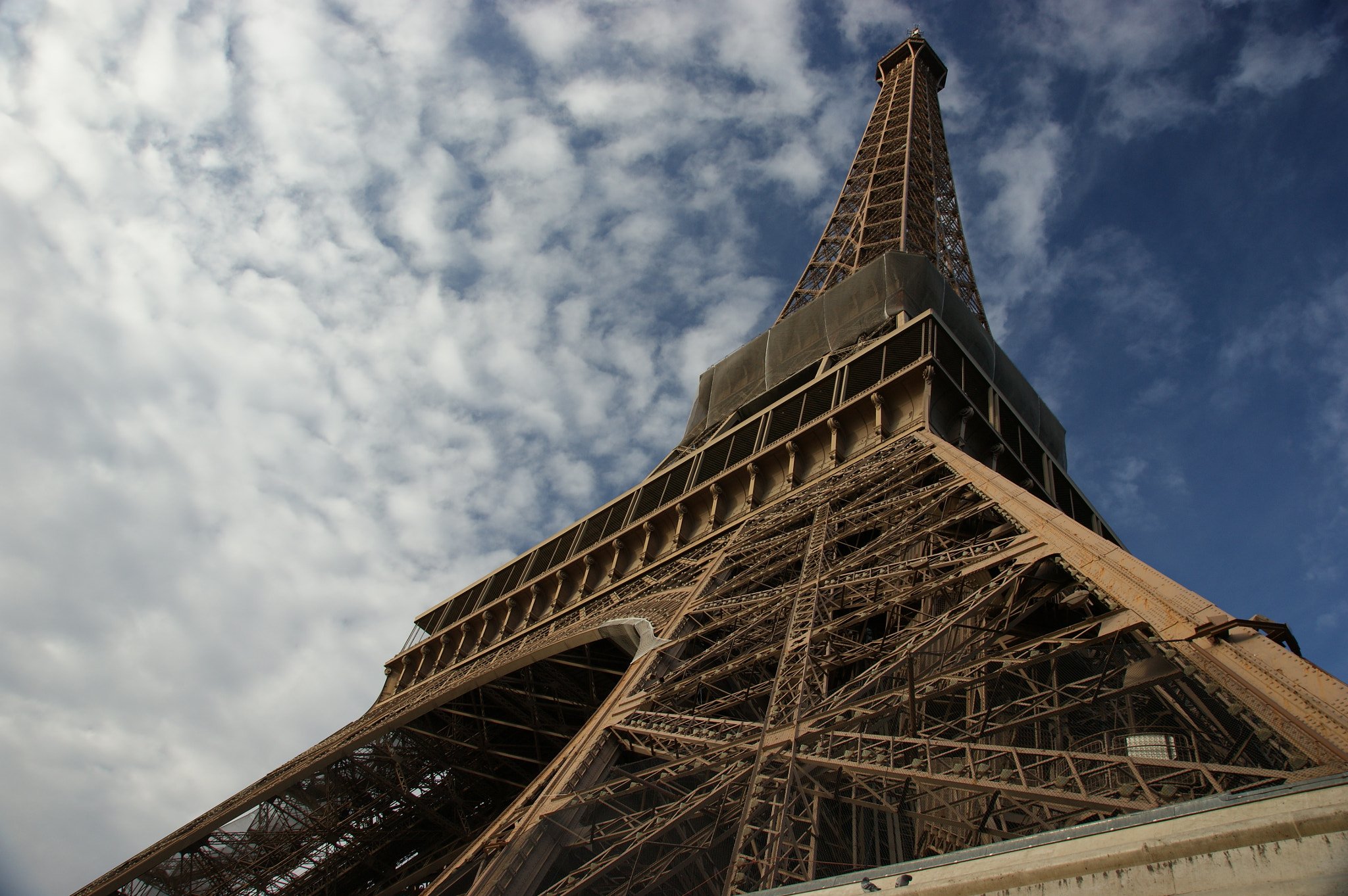 Sony Alpha DSLR-A350 sample photo. Tour eiffel photography