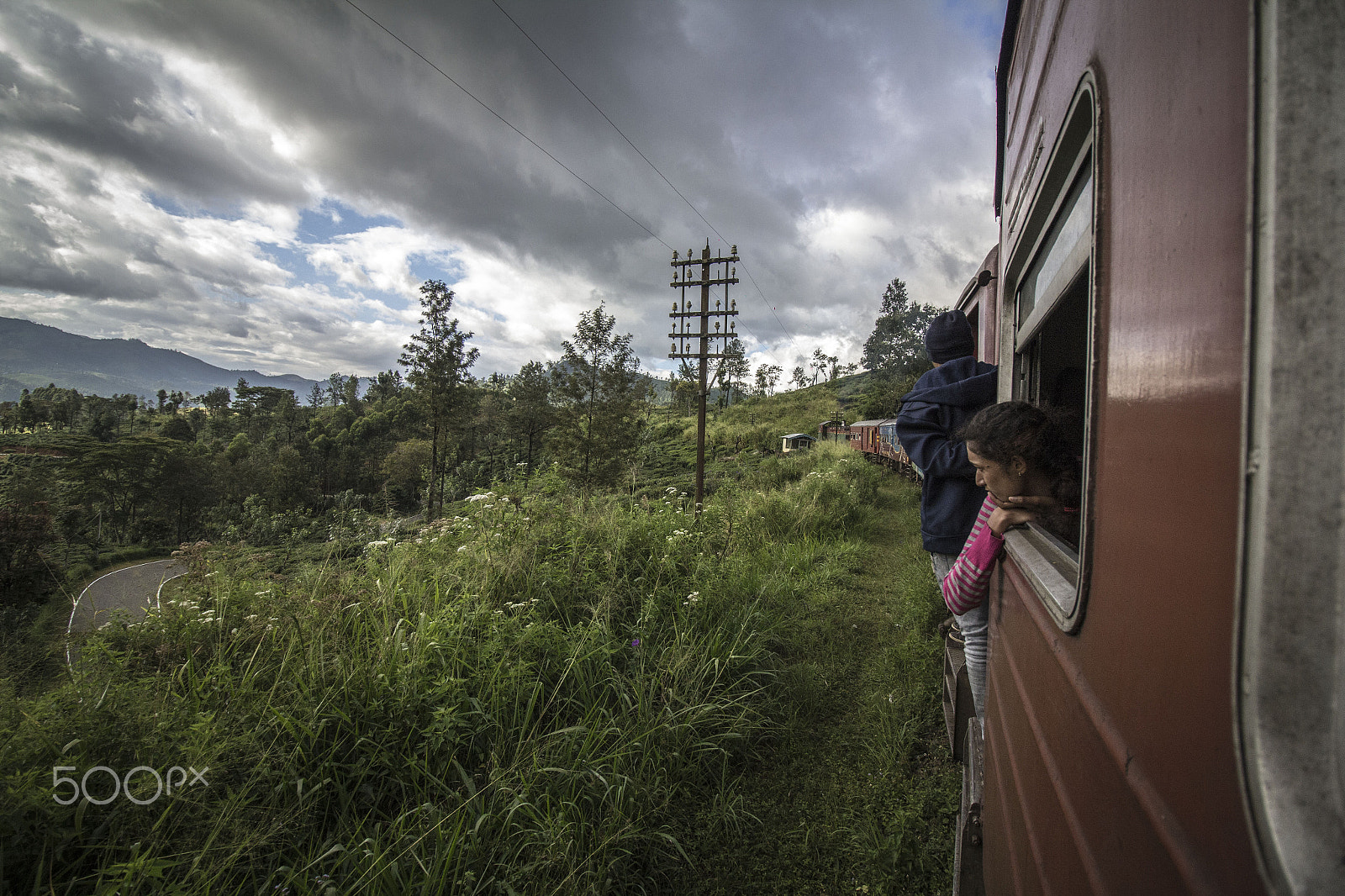 Canon EOS 60D + Canon EF-S 10-18mm F4.5–5.6 IS STM sample photo. Wanderers off to the unknown photography