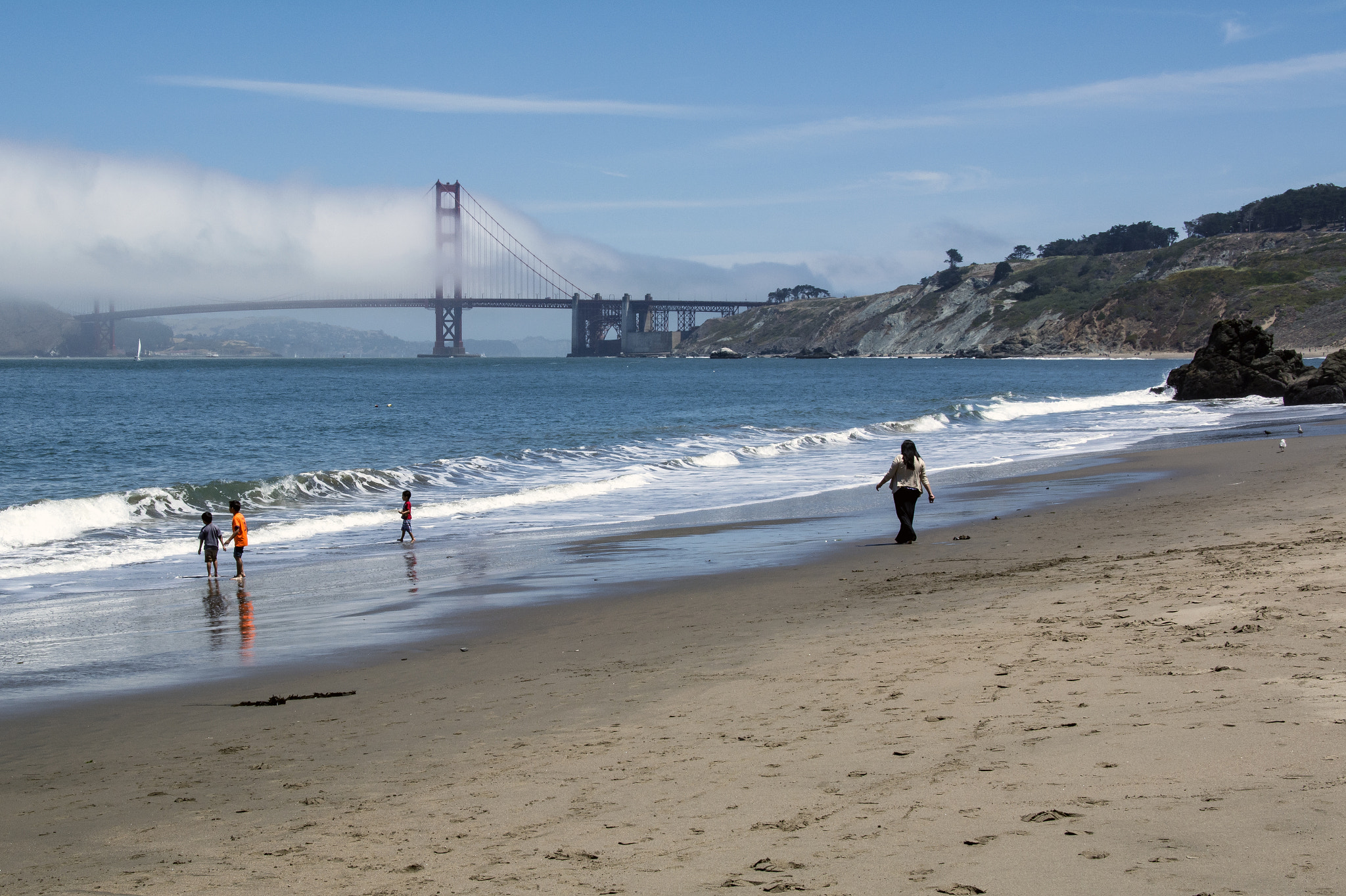 Nikon D7100 + Sigma 28-300mm F3.5-6.3 DG Macro sample photo. Golden gate fog photography