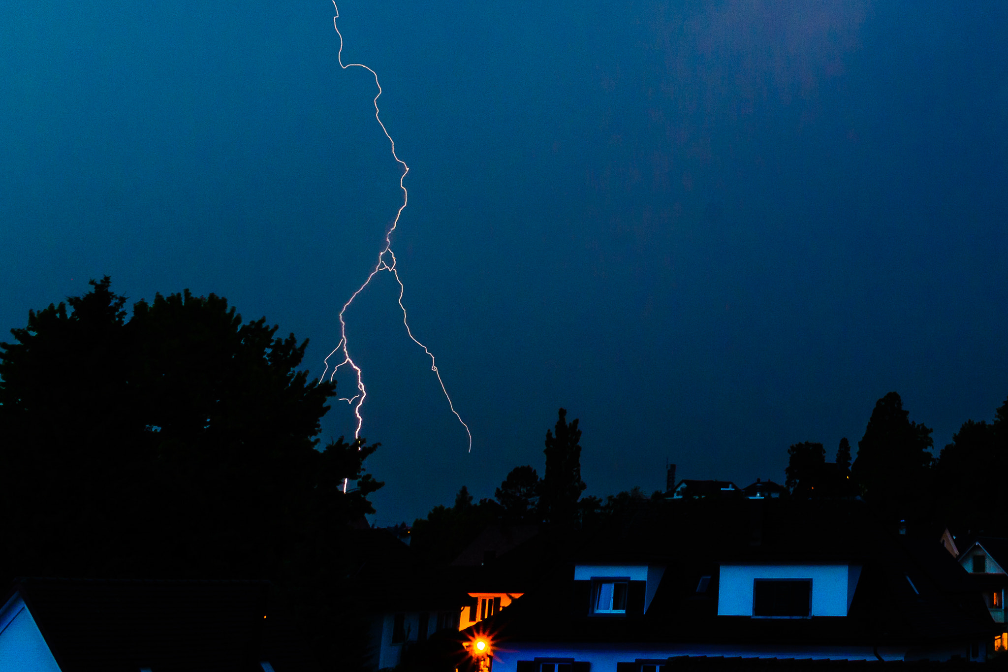 Nikon D5200 + Sigma 18-250mm F3.5-6.3 DC OS HSM sample photo. Lightning strike photography