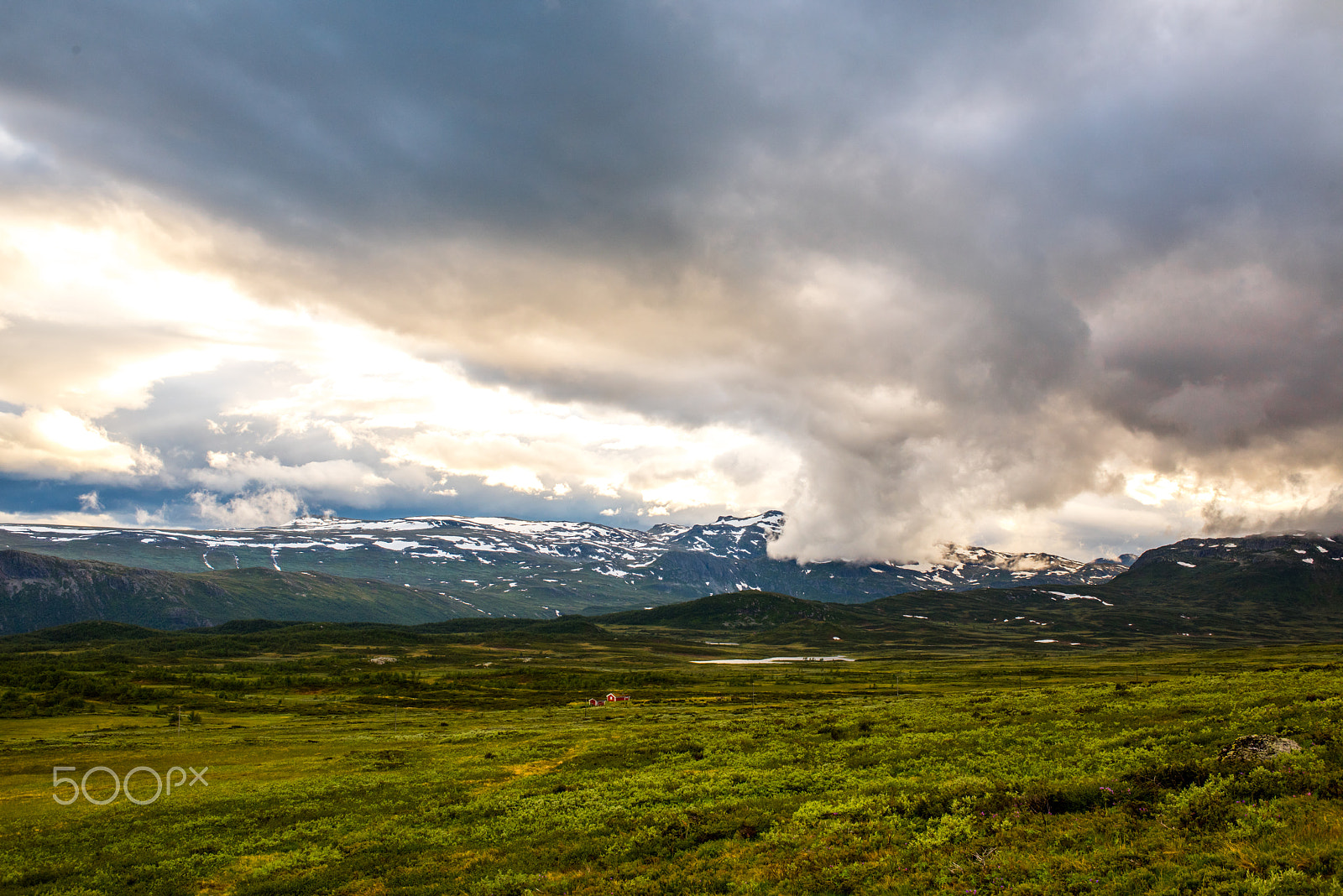 Nikon D810 + Nikon AF Nikkor 35mm F2D sample photo. Touched by clouds photography