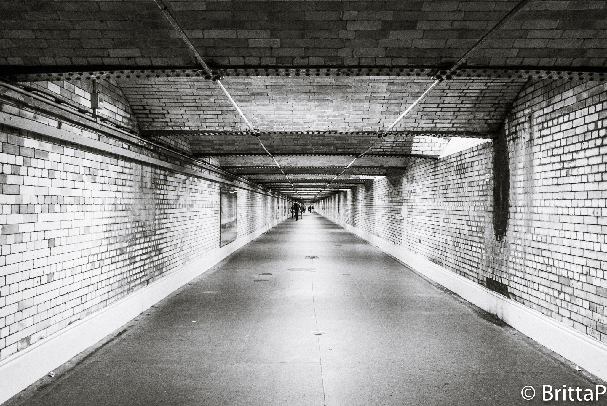 Nikon 1 Nikkor 11-27.5mm F3.5-5.6 sample photo. Going underground photography