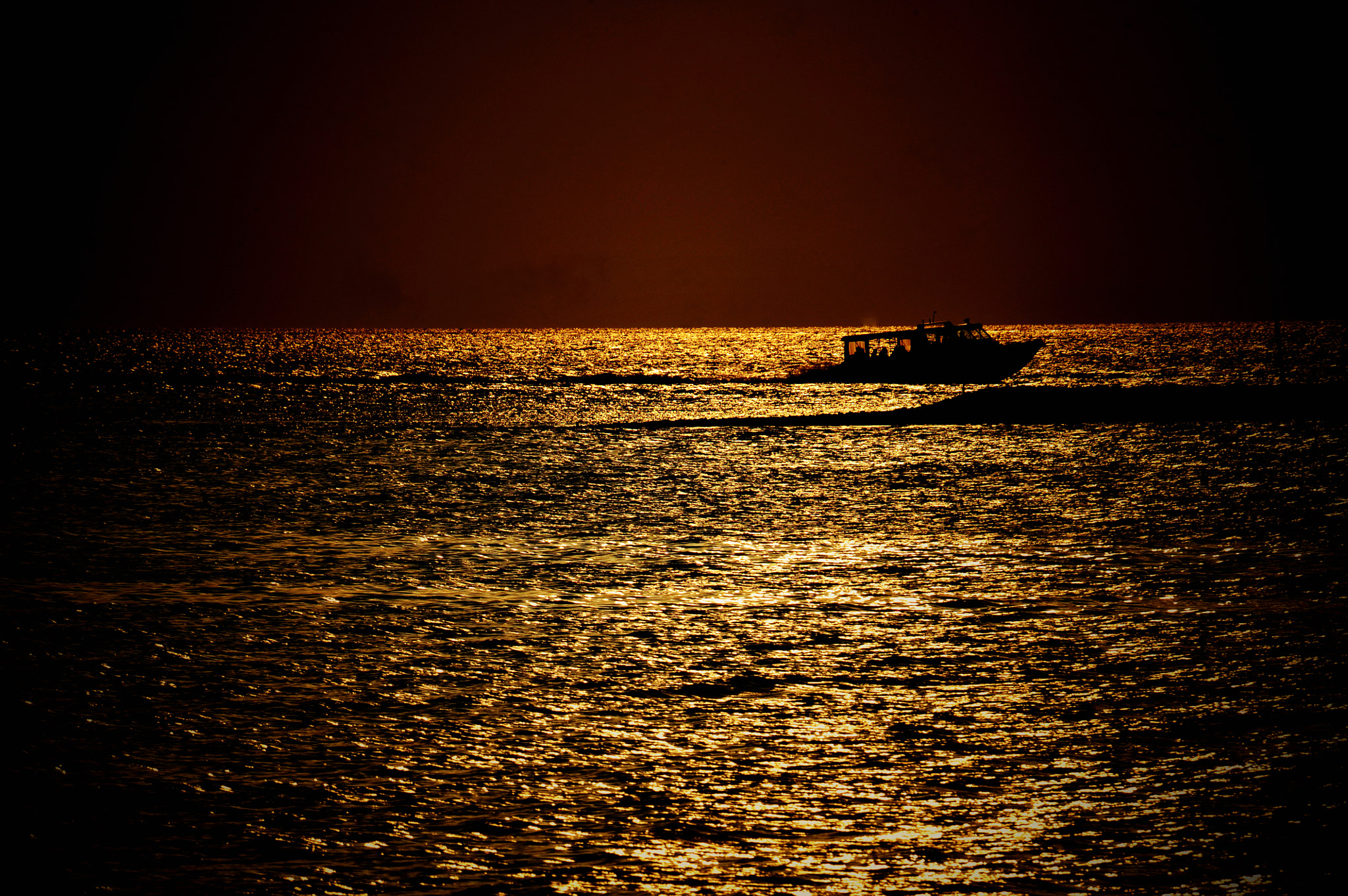 Nikon D3 sample photo. The setting sun is back photography