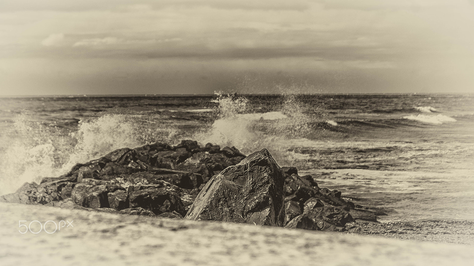 Sony Alpha DSLR-A290 + Sony DT 18-55mm F3.5-5.6 SAM sample photo. Waves photography