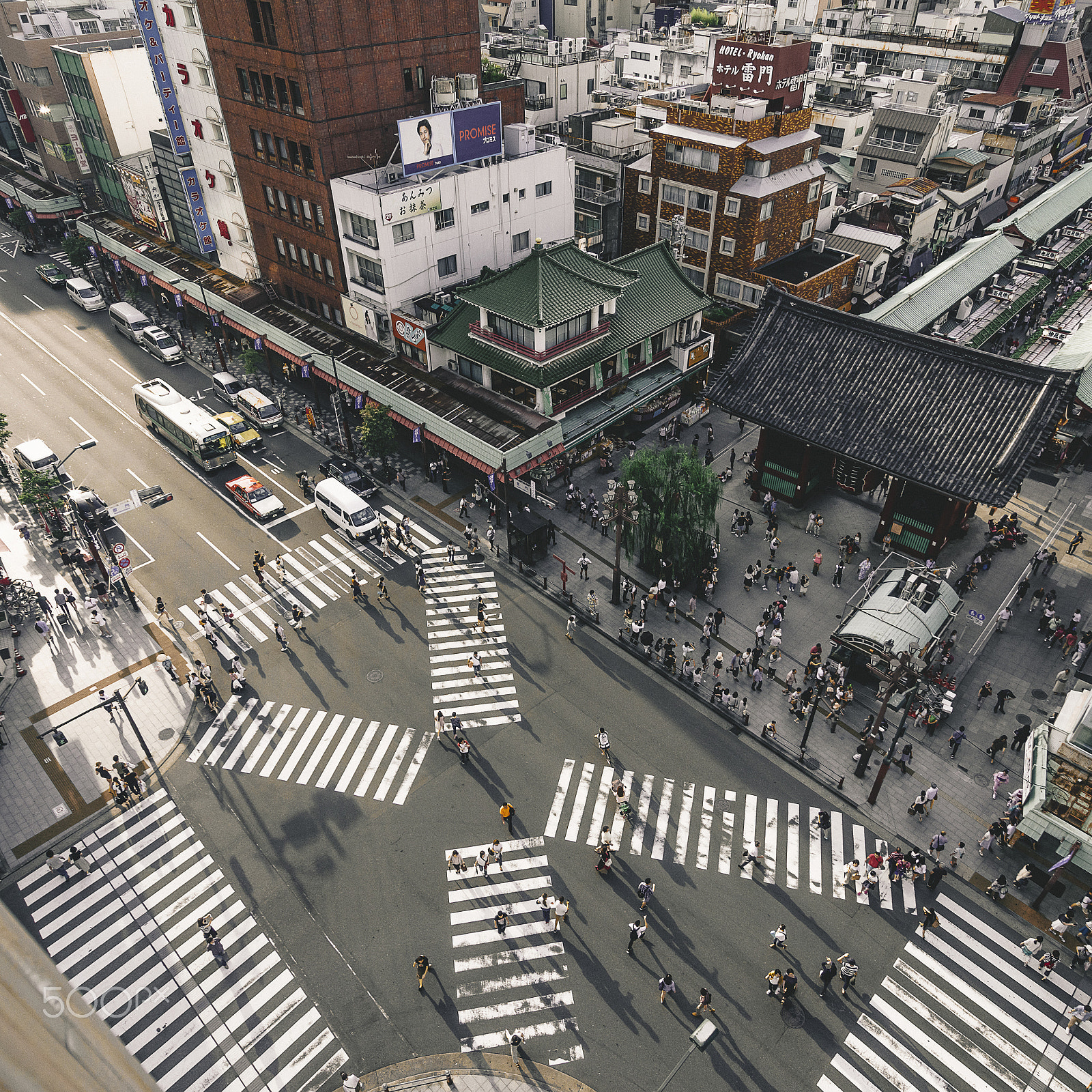 Pentax smc DA 12-24mm F4.0 ED AL (IF) sample photo. Asakusa crossing photography