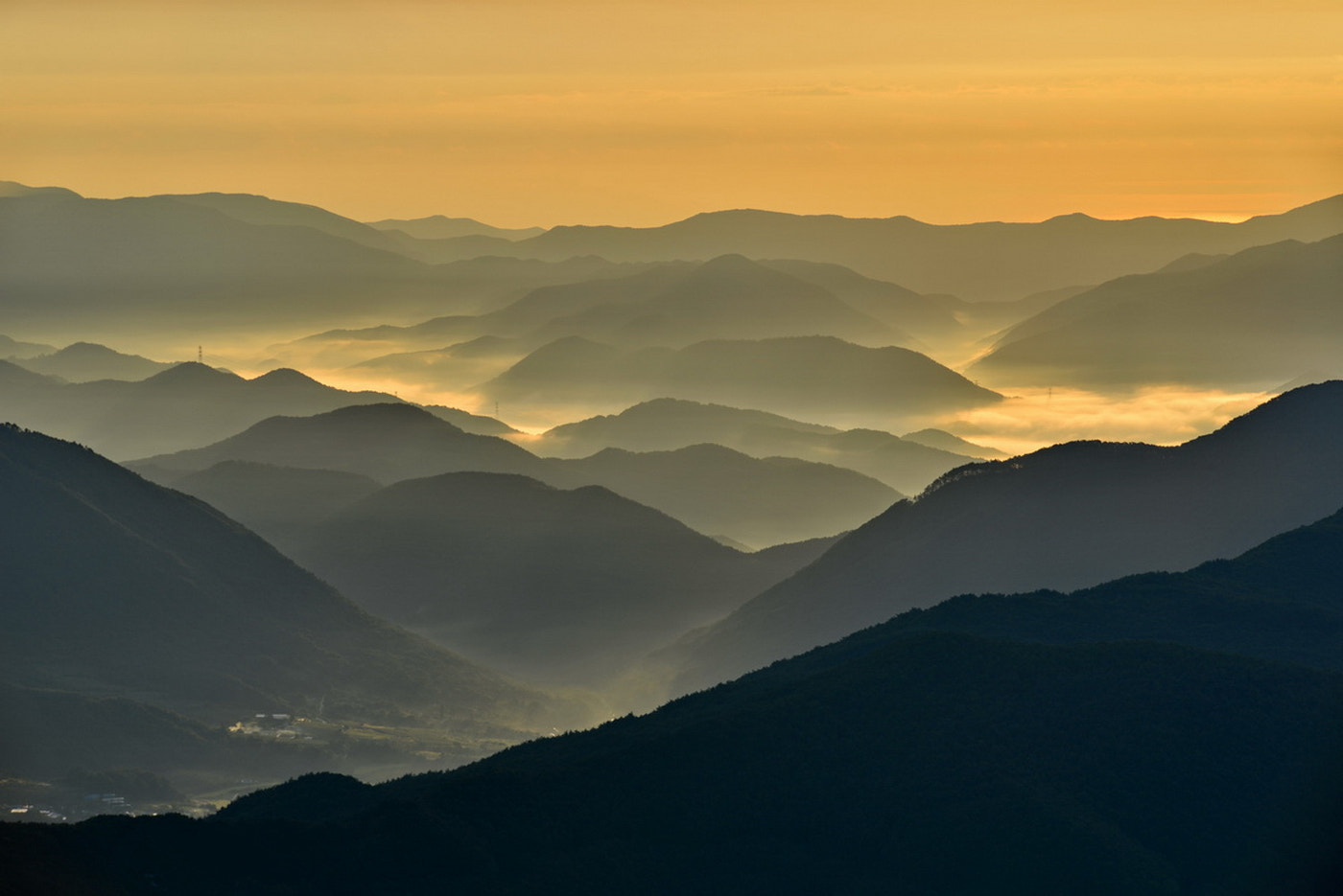 Sigma 150-500mm F5-6.3 DG OS HSM sample photo. Shadows of the mountain photography